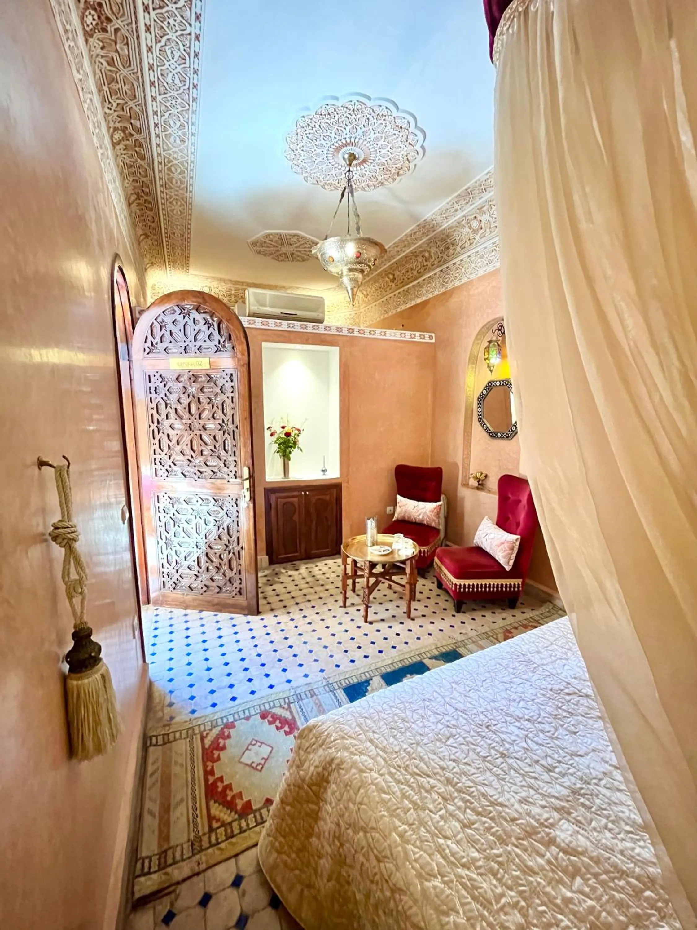 Bed in Riad Fatinat Marrakech