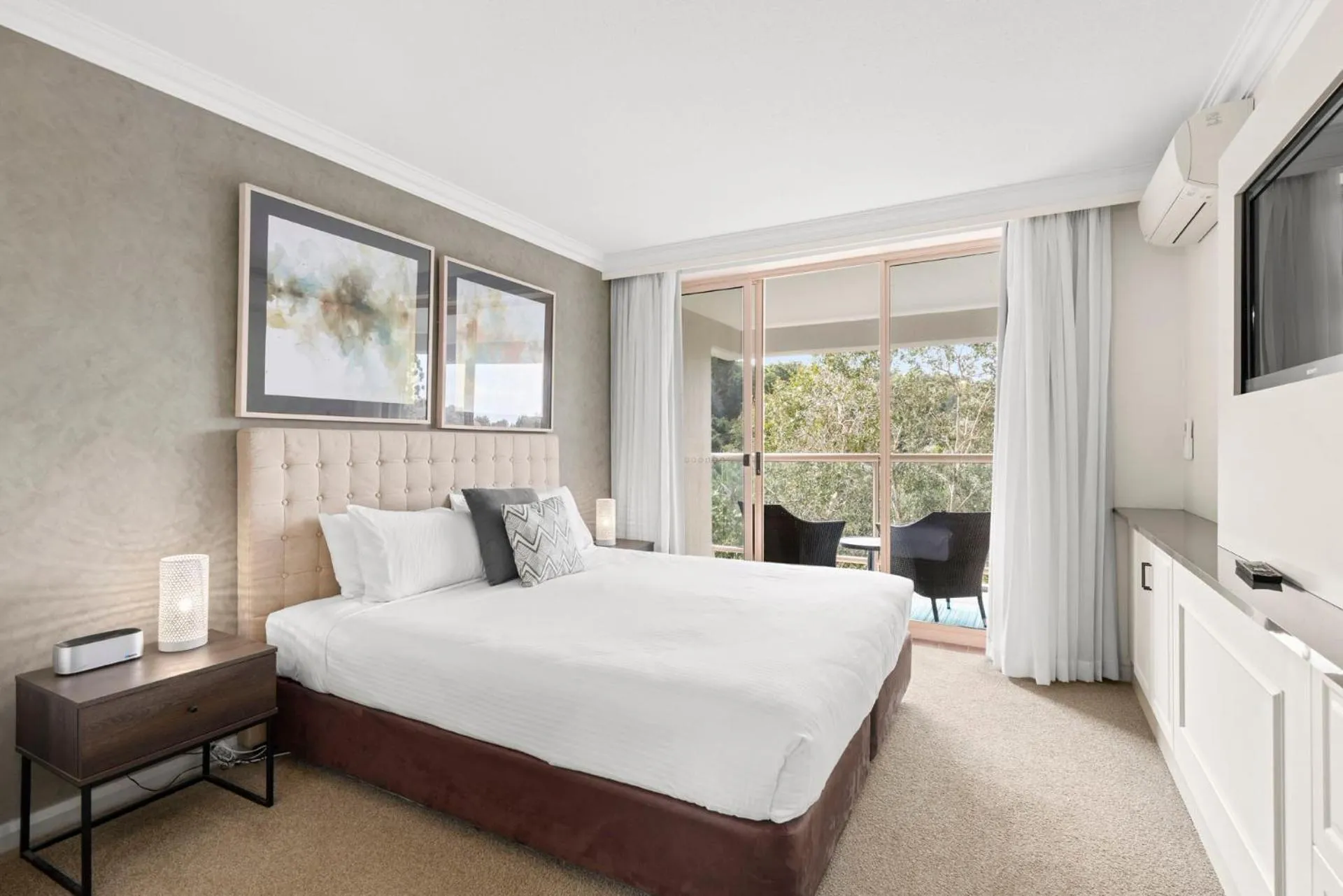 Bedroom, Bed in Pacific Bay Resort