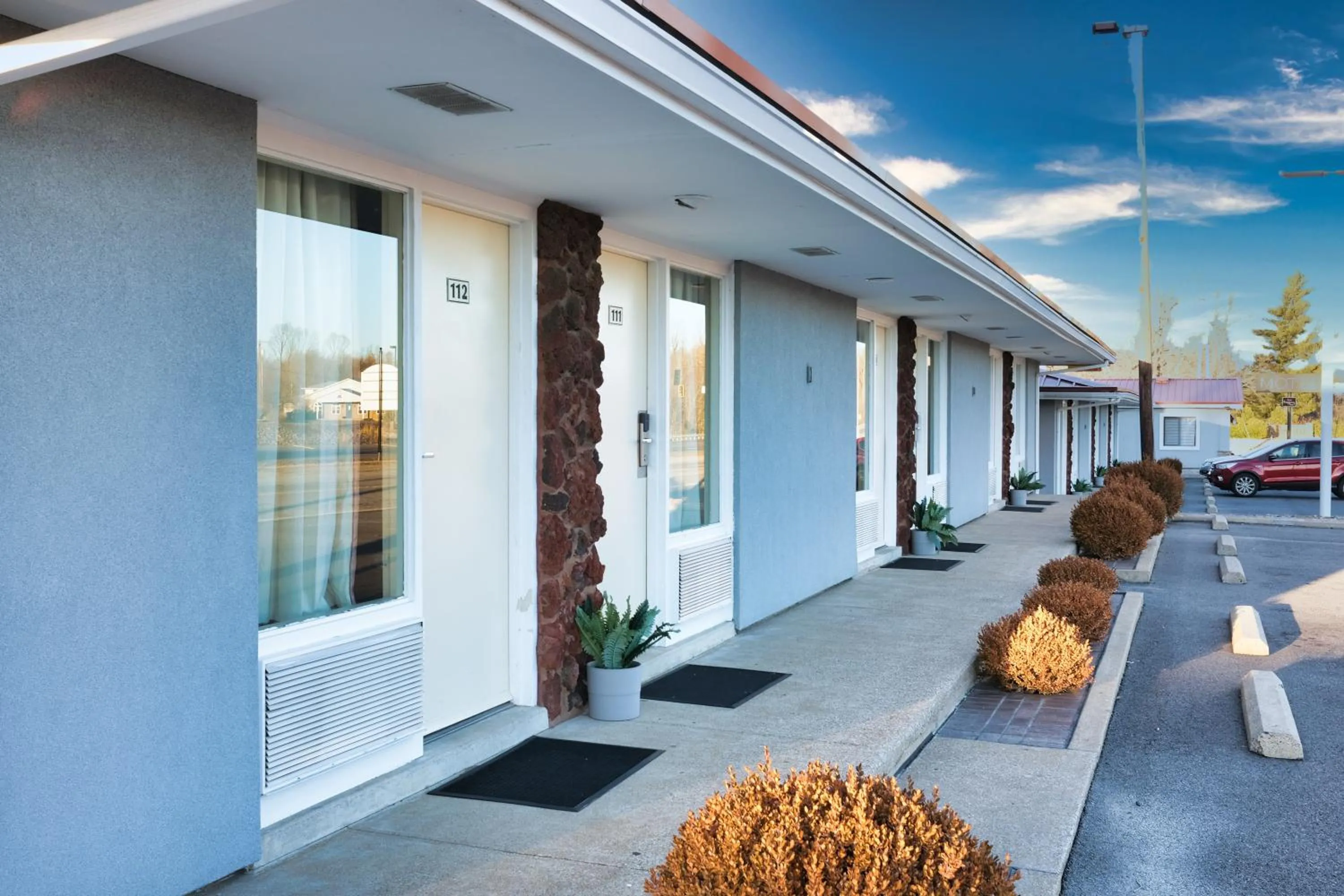 Facade/entrance in Regency Inn of Eddyville Kuttawa