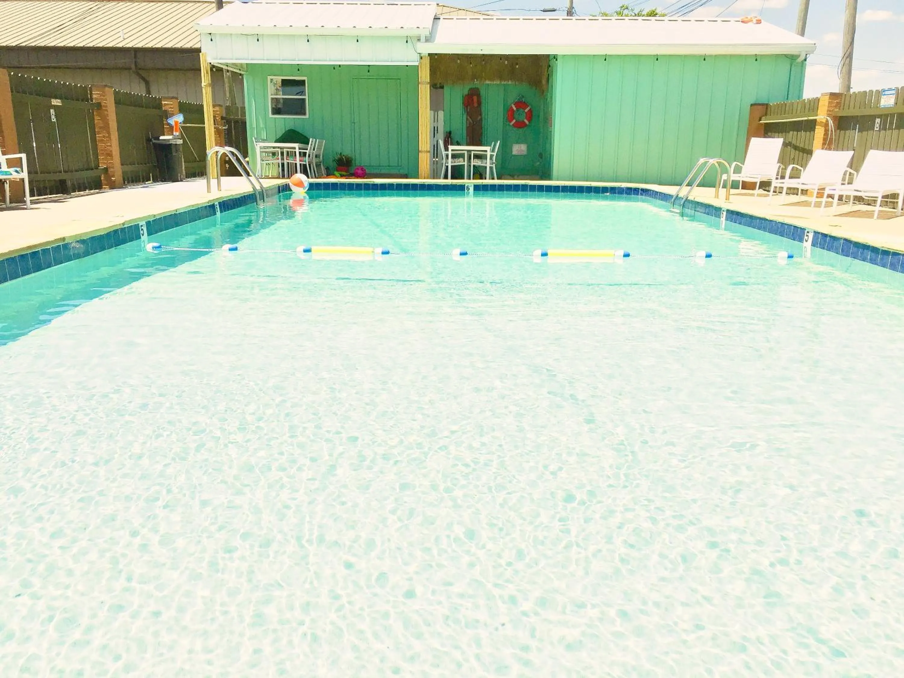 Swimming pool in Regency Inn of Eddyville Kuttawa