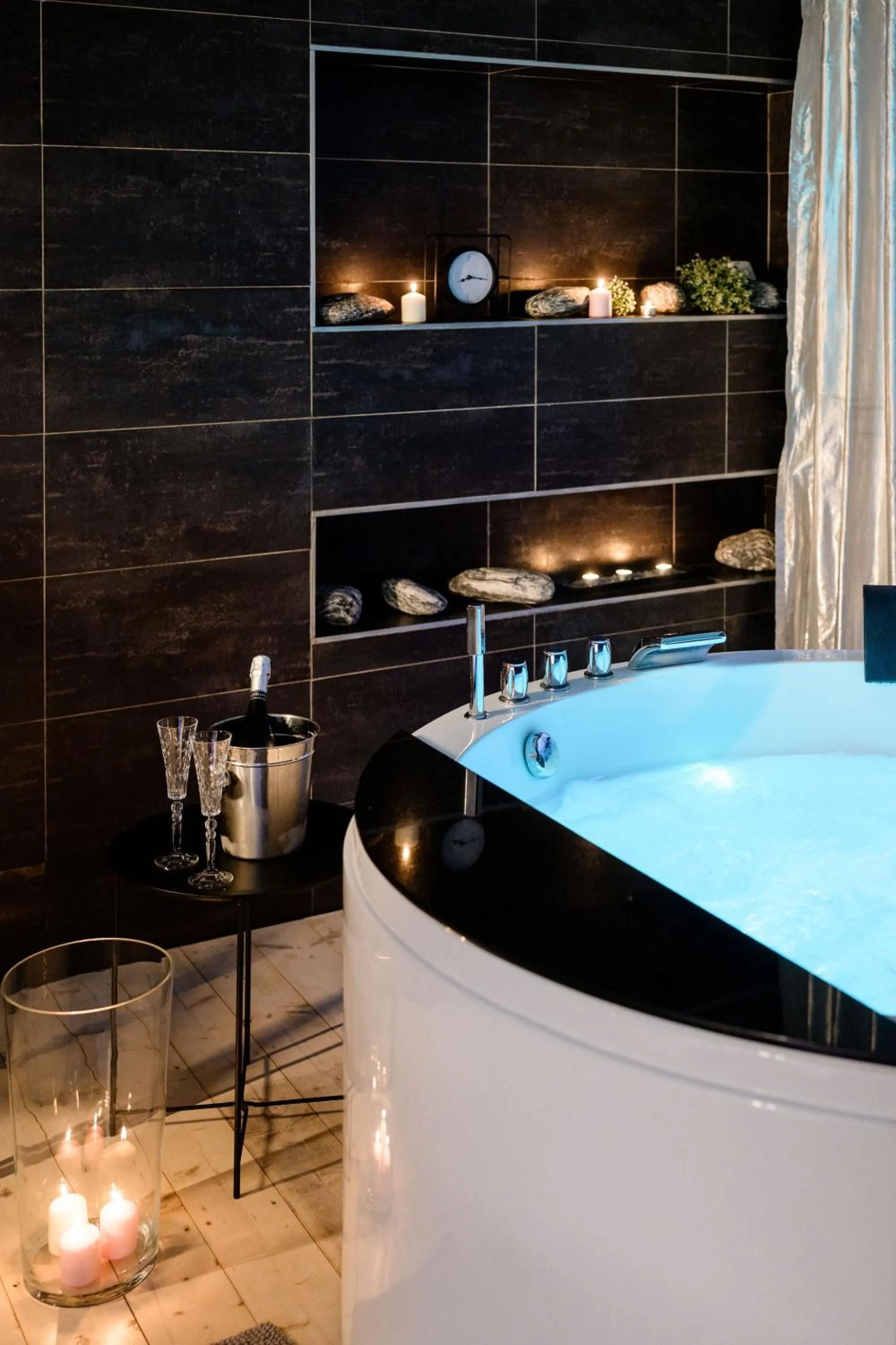 Hot Tub in Hotel & Garden U Holubů