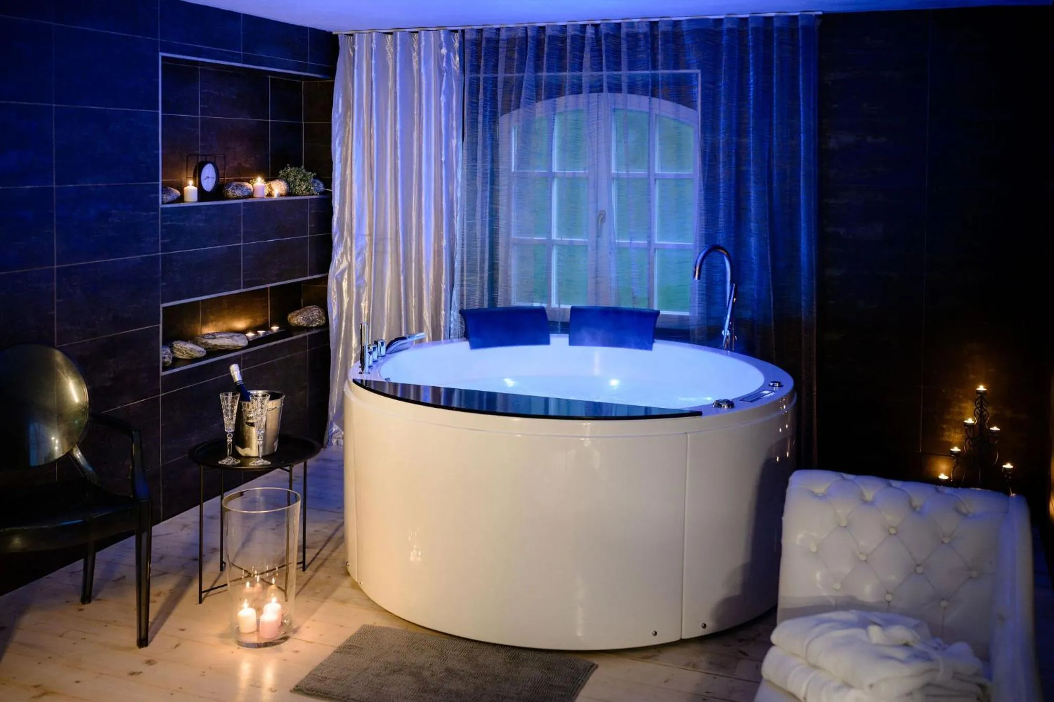 Hot Tub in Hotel & Garden U Holubů