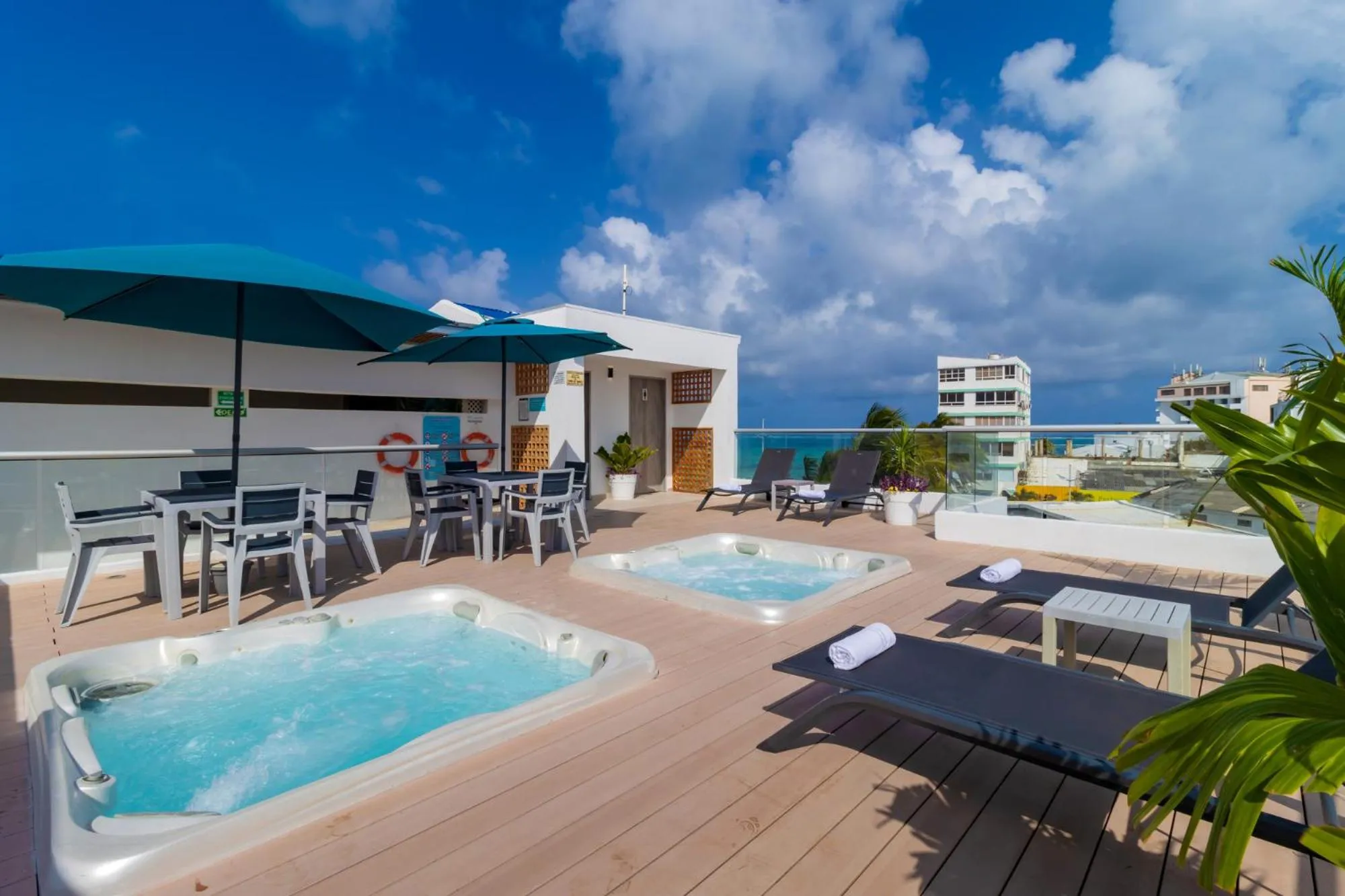 Patio in Hotel Bahia Sardina