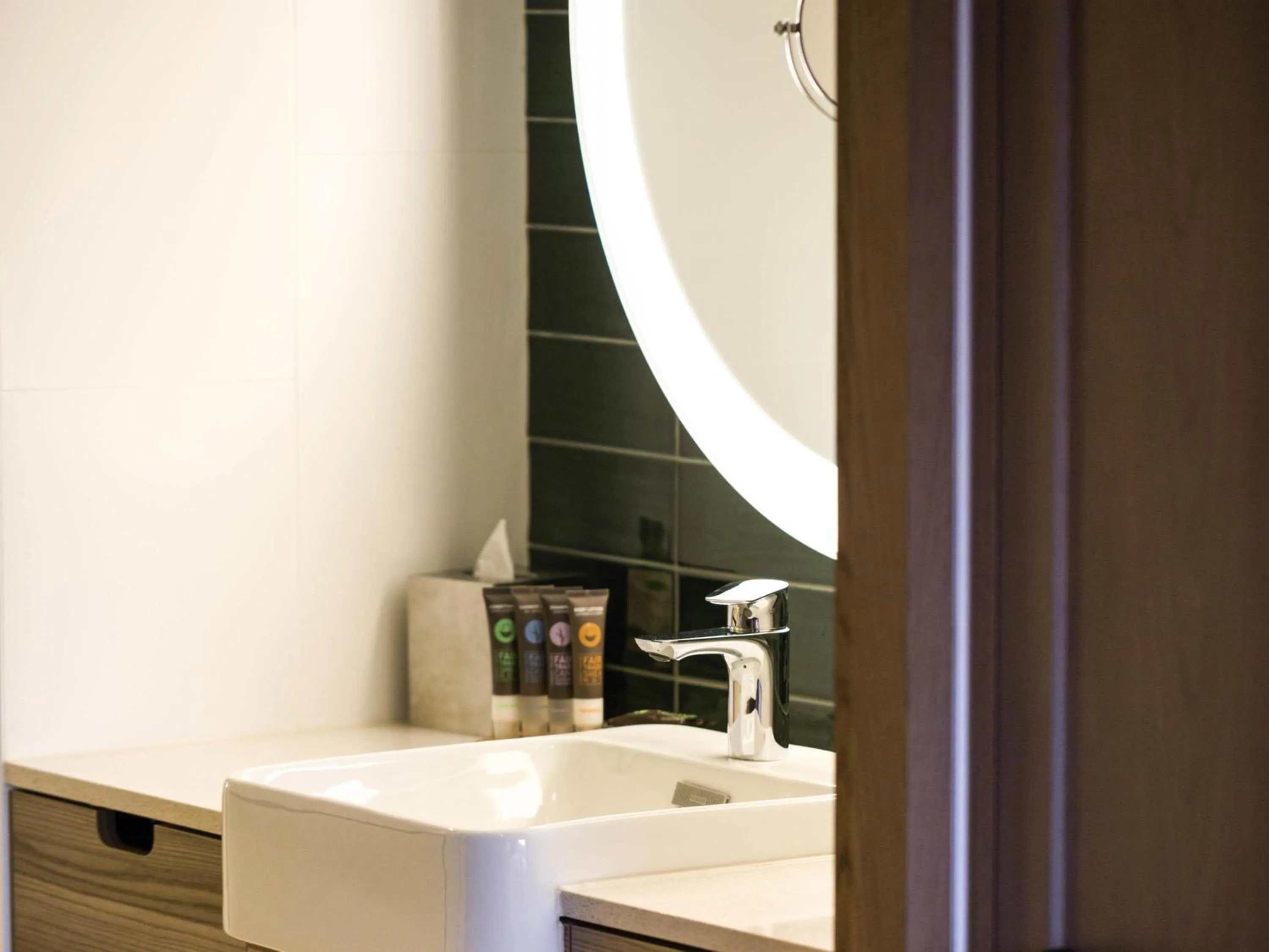 Bedroom in Novotel Sydney Darling Square