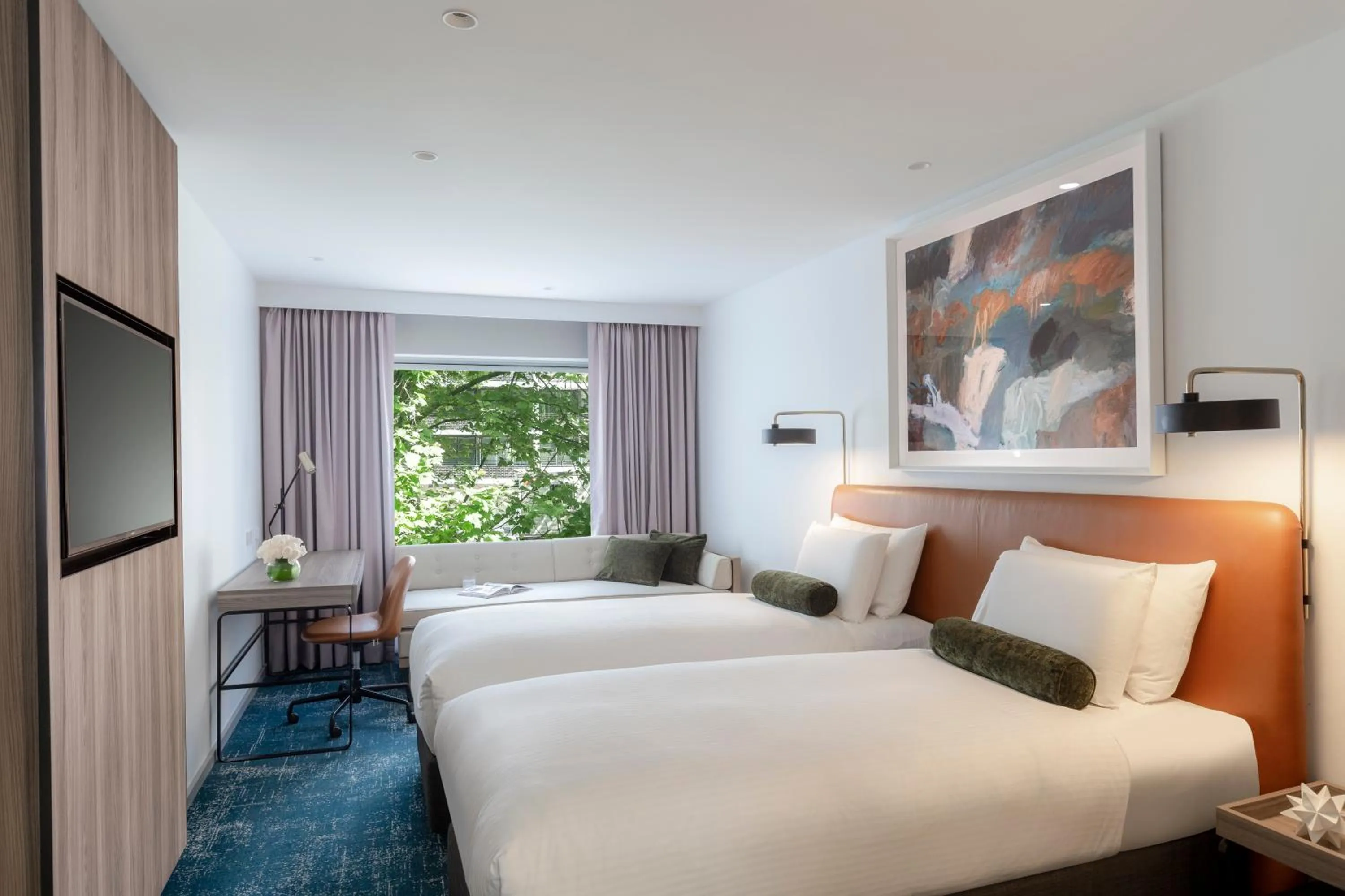 Bed in Novotel Sydney Darling Square