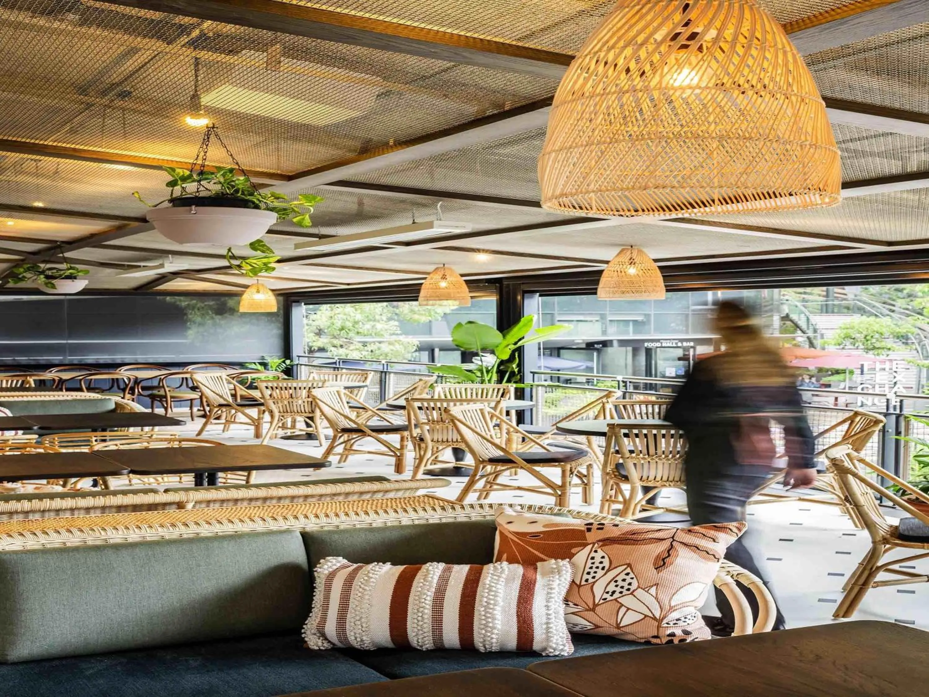 Lounge or bar in Novotel Sydney Darling Square