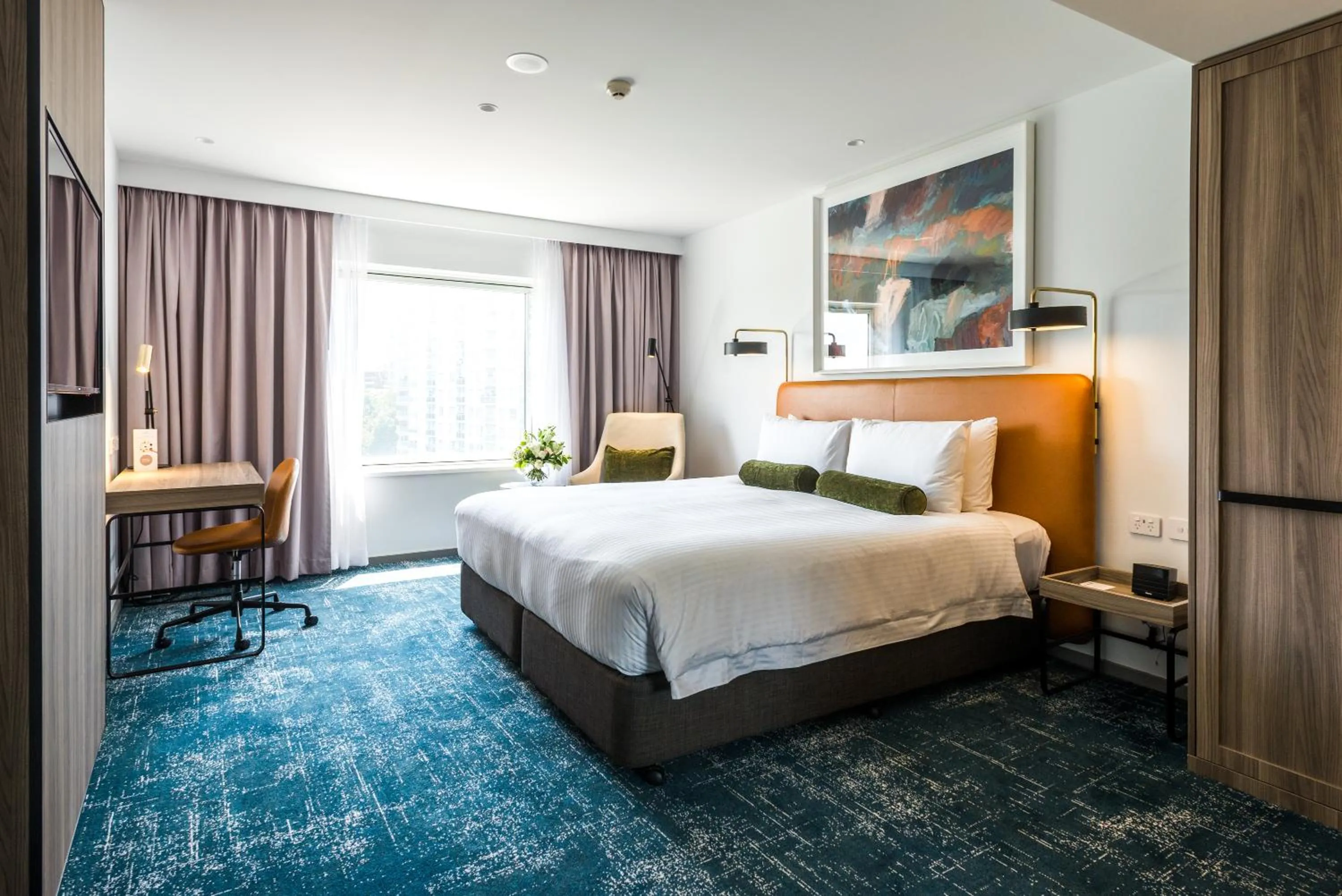 Bed in Novotel Sydney Darling Square