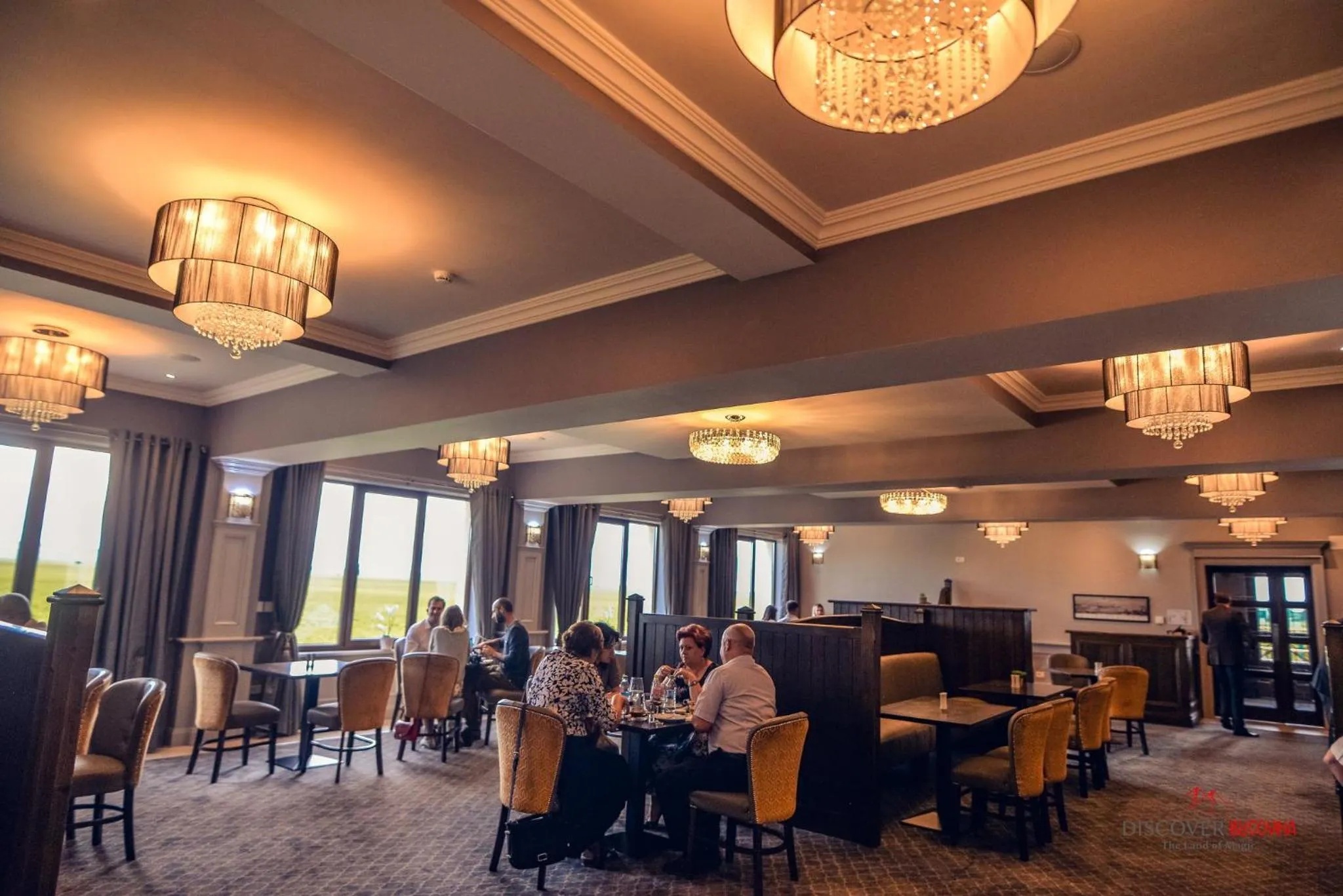 Restaurant/places to eat in The Frontier Hotel