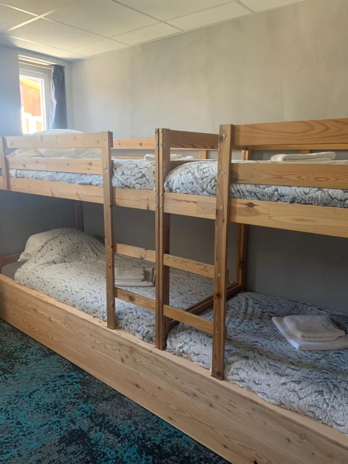 bunk bed, Bed in Hôtel l'Équipe