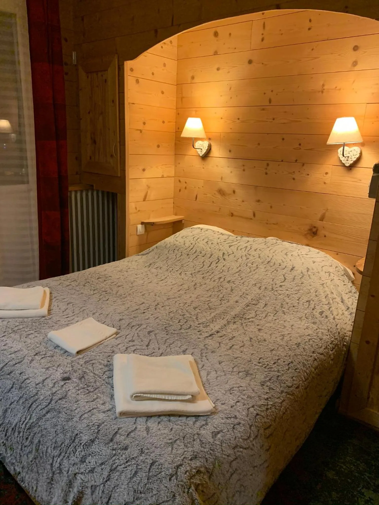 Bed in Hôtel l'Équipe