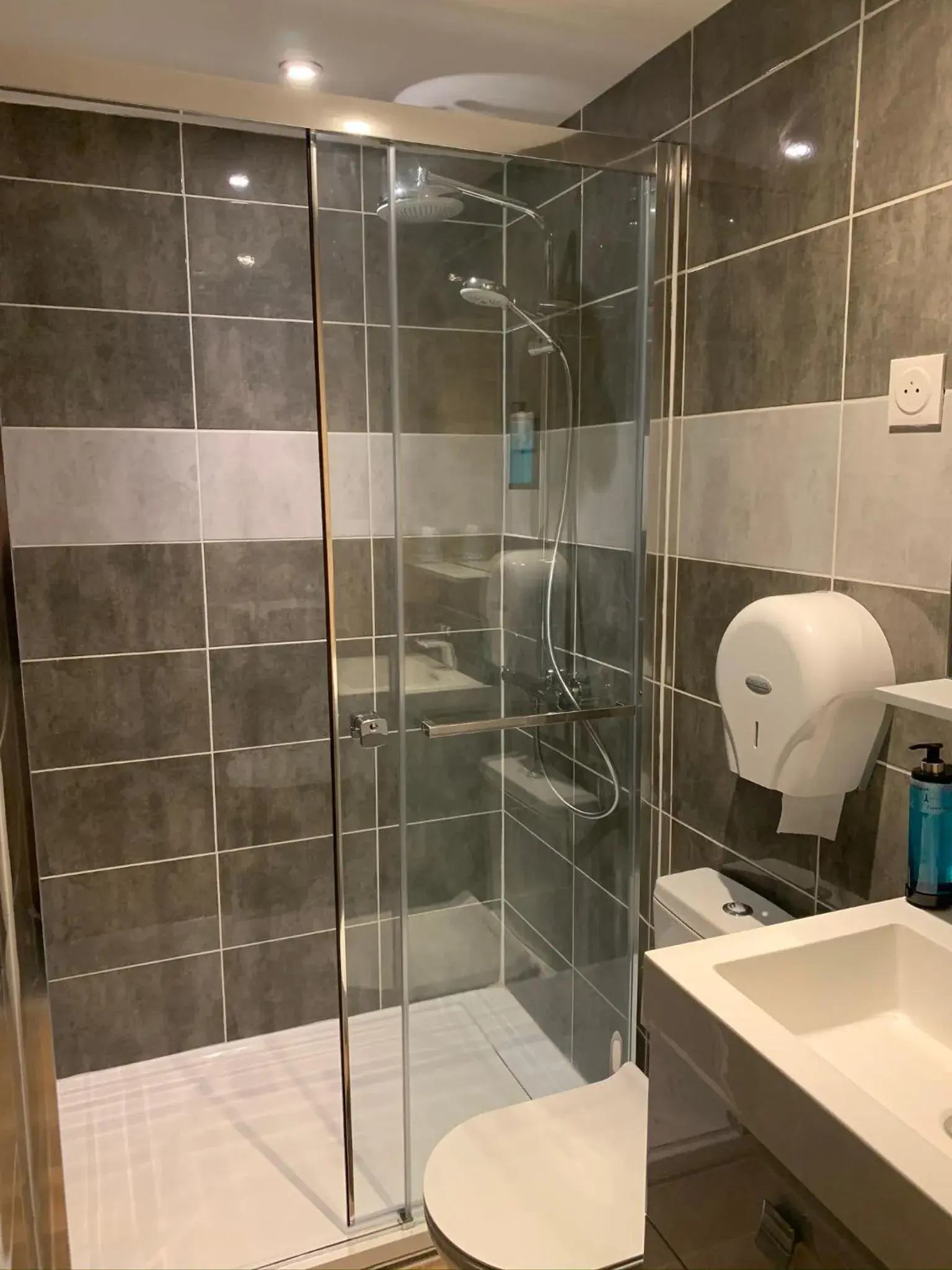 Triple Room with Balcony in Hôtel l'Équipe Triple Room with Balcony in Hôtel l'Équipe