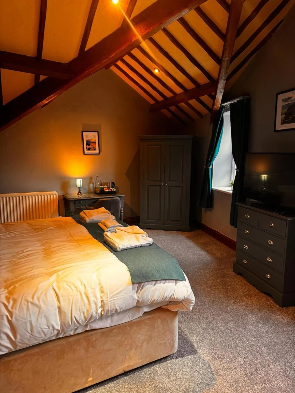 Bedroom, Bed in Station Inn B&B