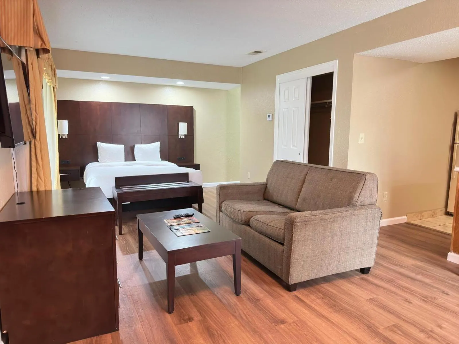 Bed in Hawthorn Extended Stay by Wyndham Wichita