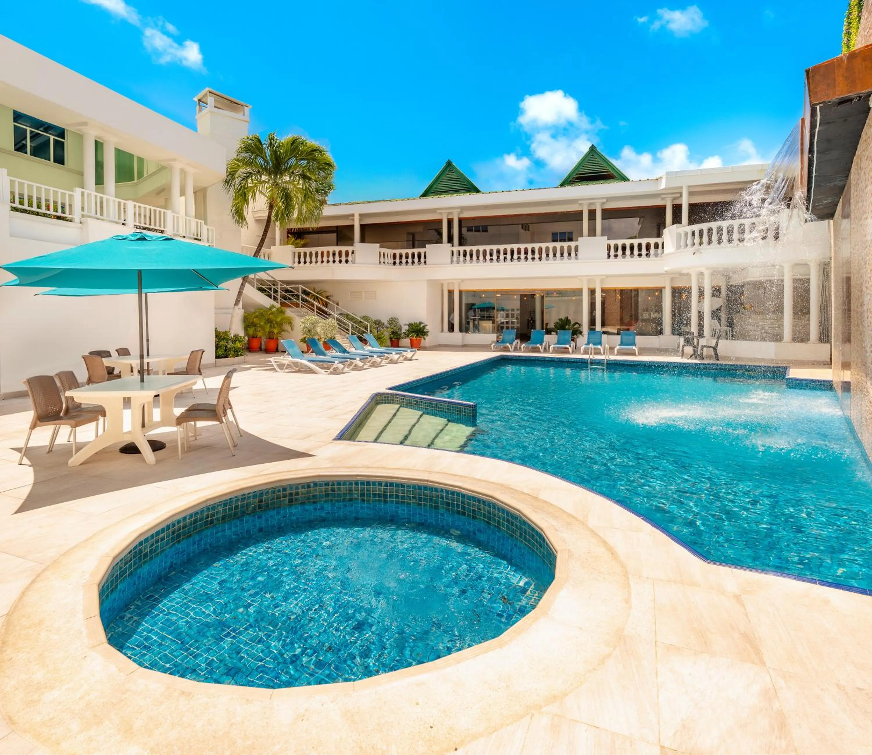 Swimming pool in Hotel Americas San Andres Islas Colombia