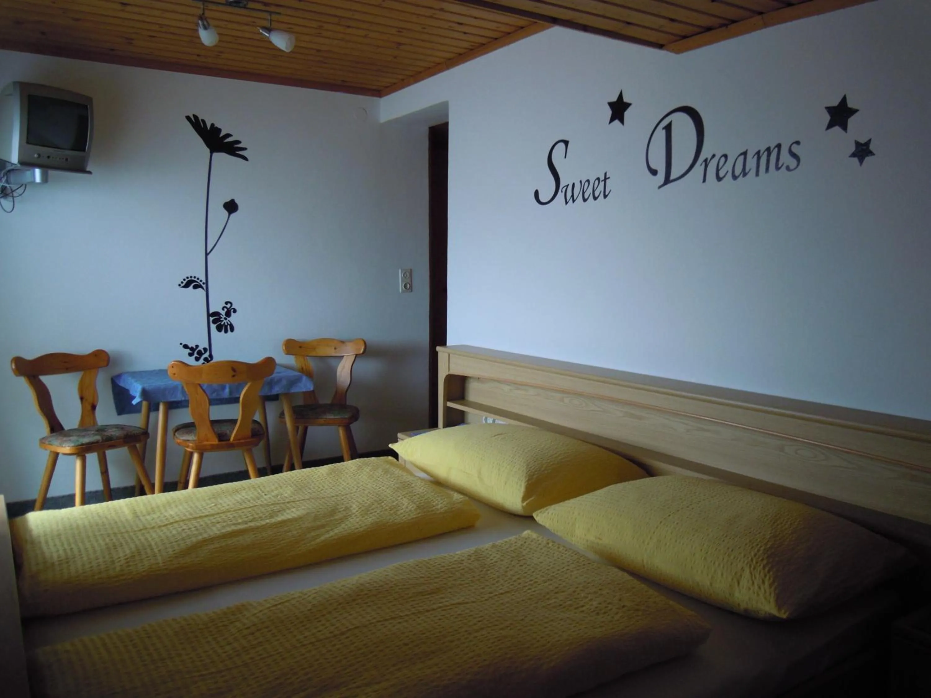 Bed in Pension Herzoggut