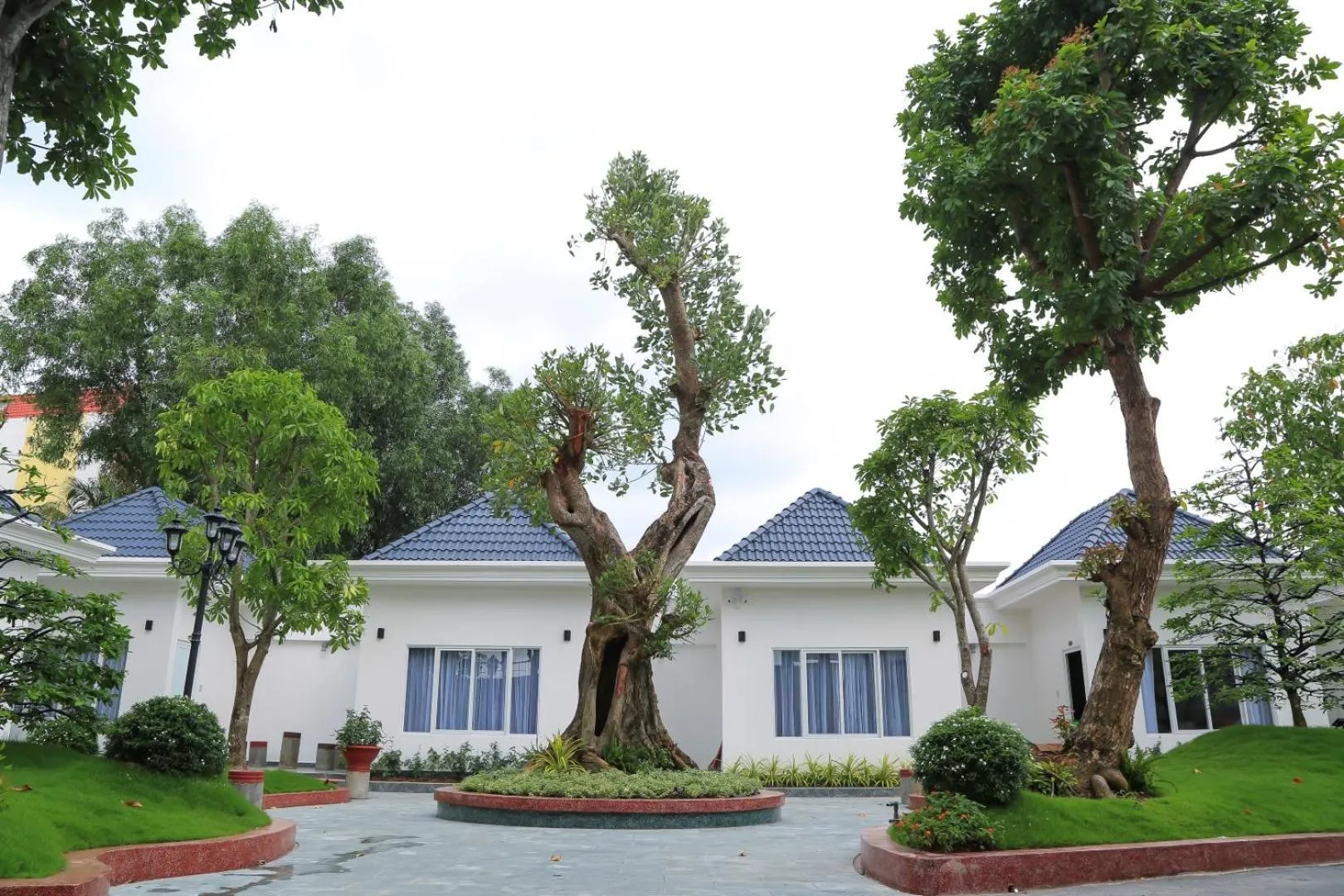 Property building in Van Kim Long