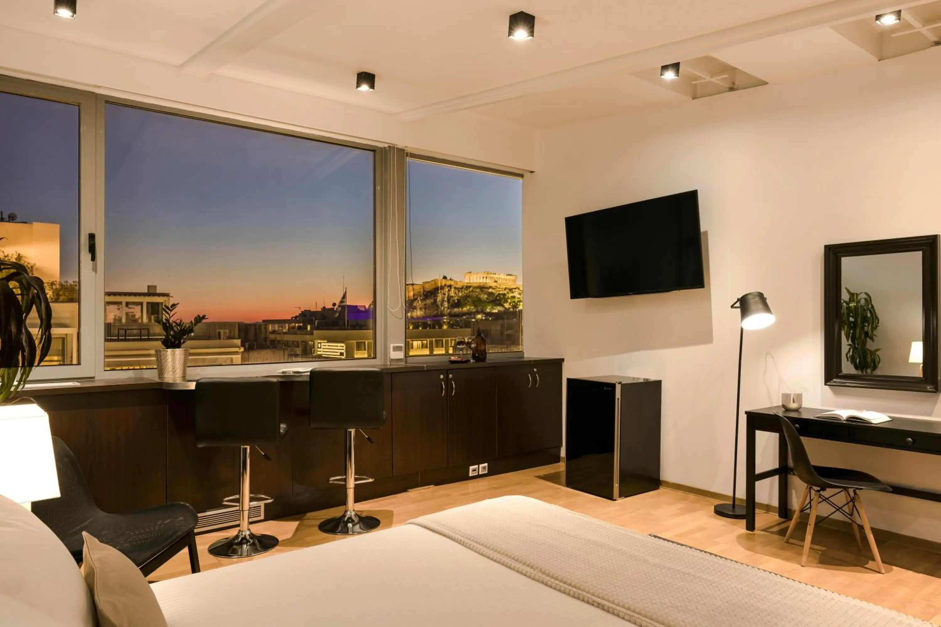 Bedroom in Aria Acropolis Suites, Troulanda