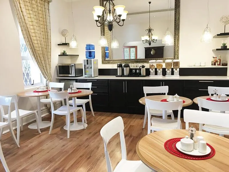 Breakfast in Peaches & Cream Bed & Breakfast