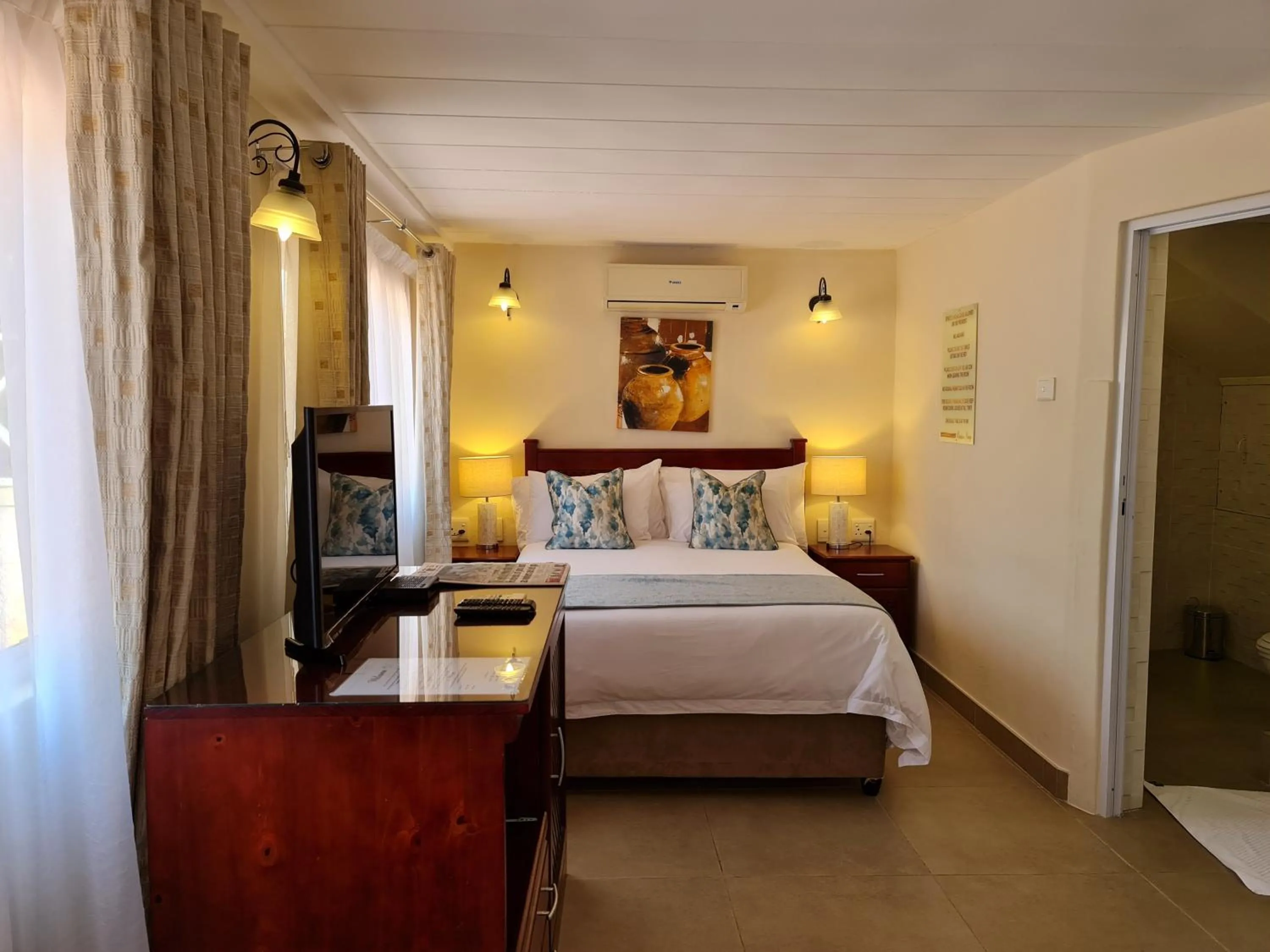 Bed in Peaches & Cream Bed & Breakfast