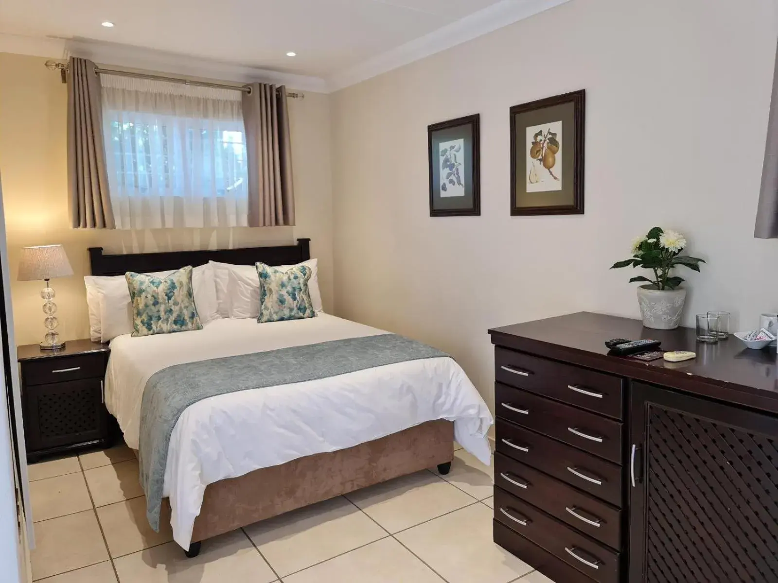 Triple Room - single occupancy in Peaches & Cream Bed & Breakfast Triple Room - single occupancy in Peaches & Cream Bed & Breakfast