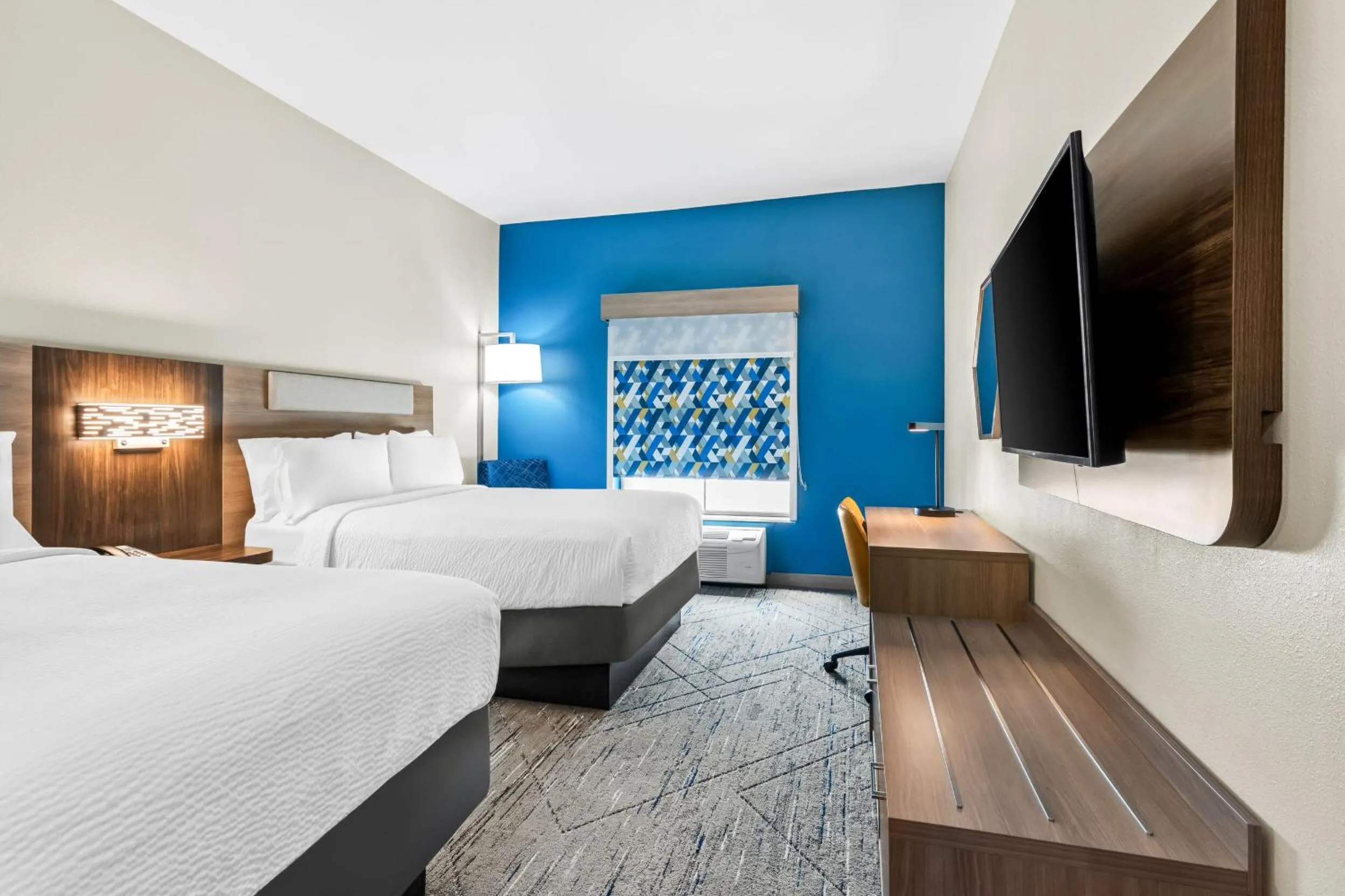 Bedroom, Bed in Holiday Inn Express and Suites Hotel - Pauls Valley by IHG