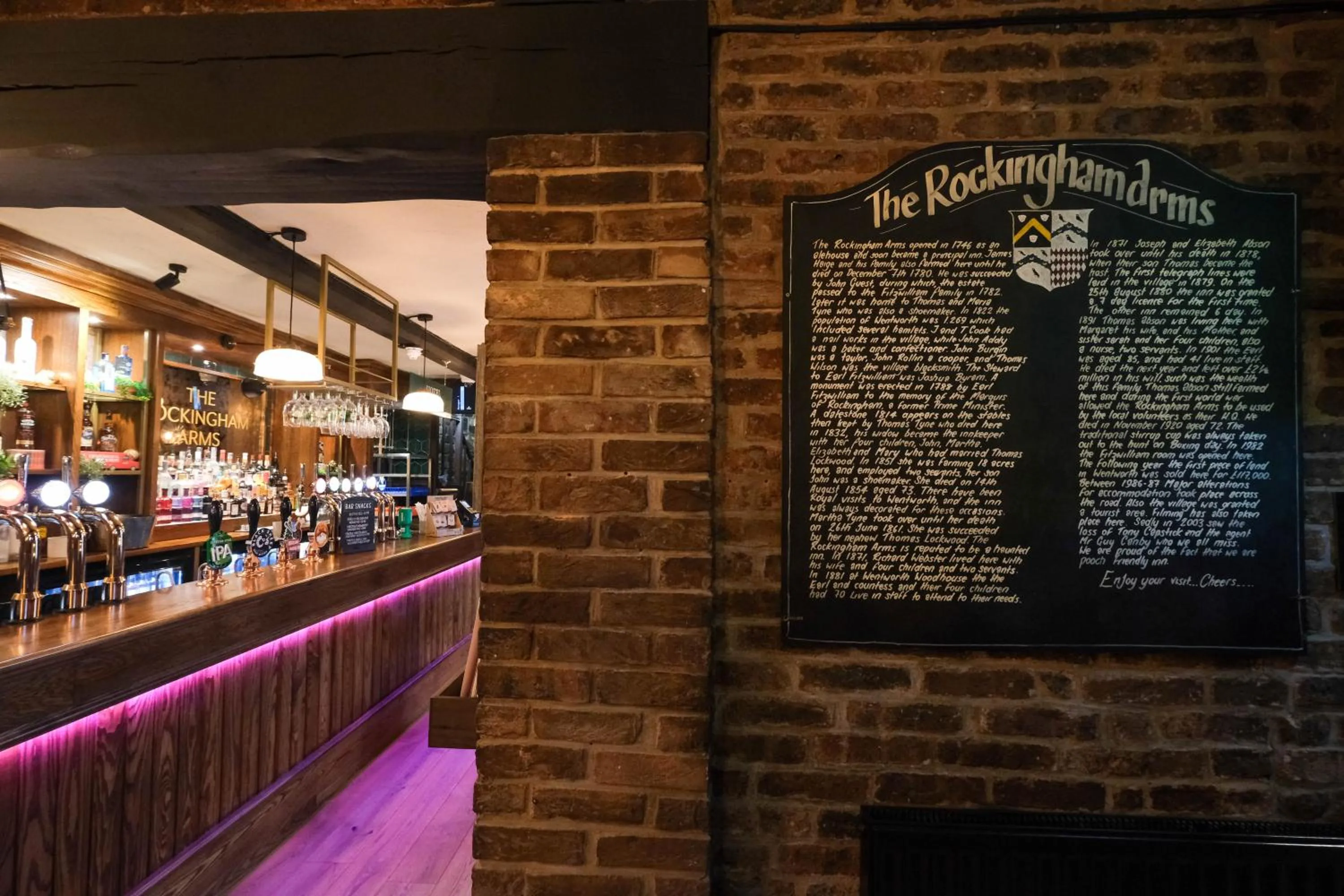 Lounge or bar in Rockingham Arms By Greene King Inns