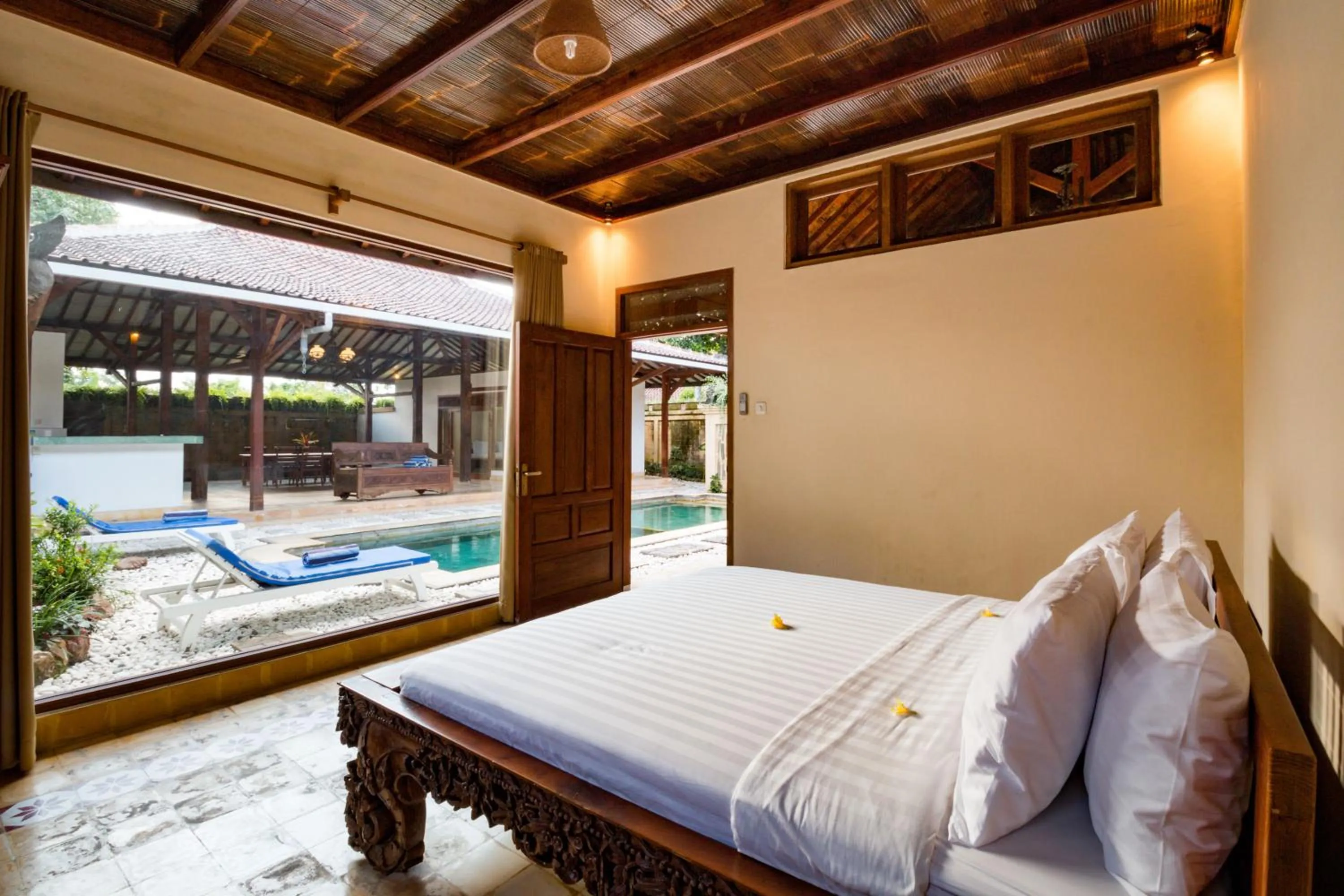 Bed in Bali Royal Heritage Villas