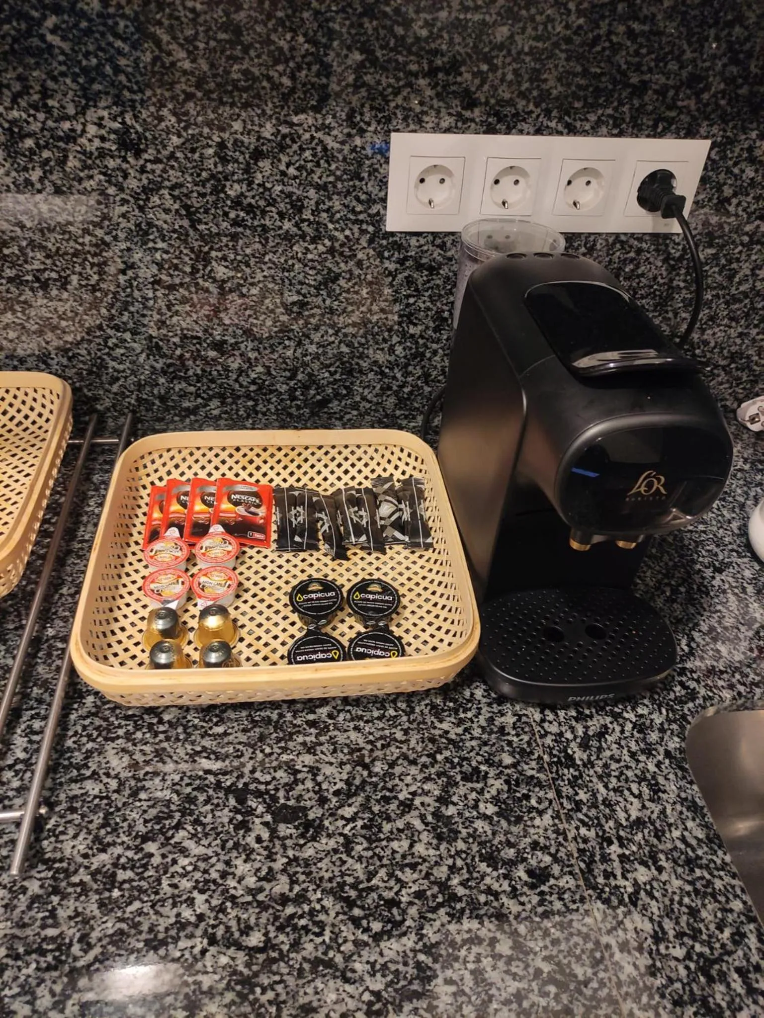 Coffee/tea facilities in Slow Suites Chueca