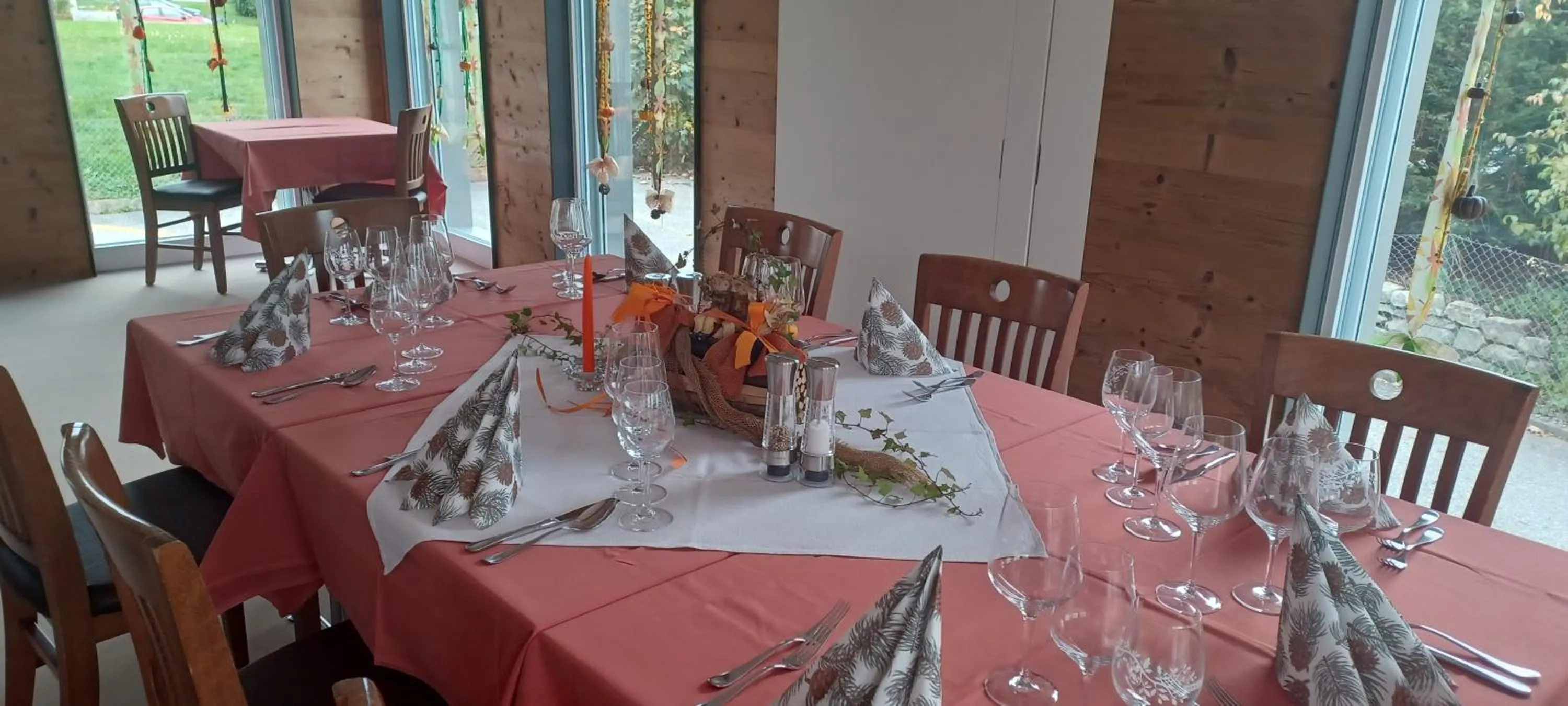 Restaurant/places to eat in Hotel / Restaurant Post