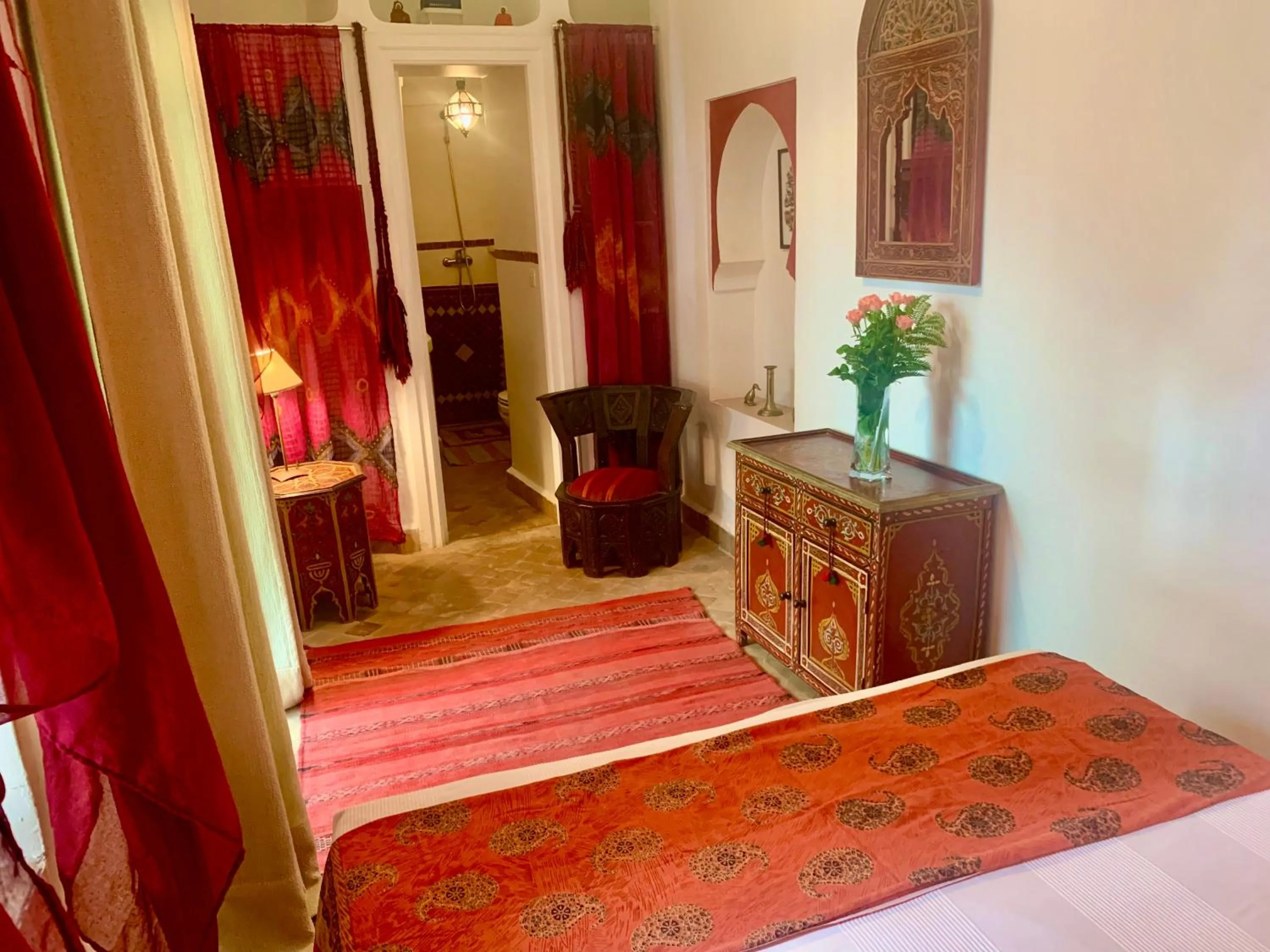 Photo of the whole room, Bed in Dar Zemrane
