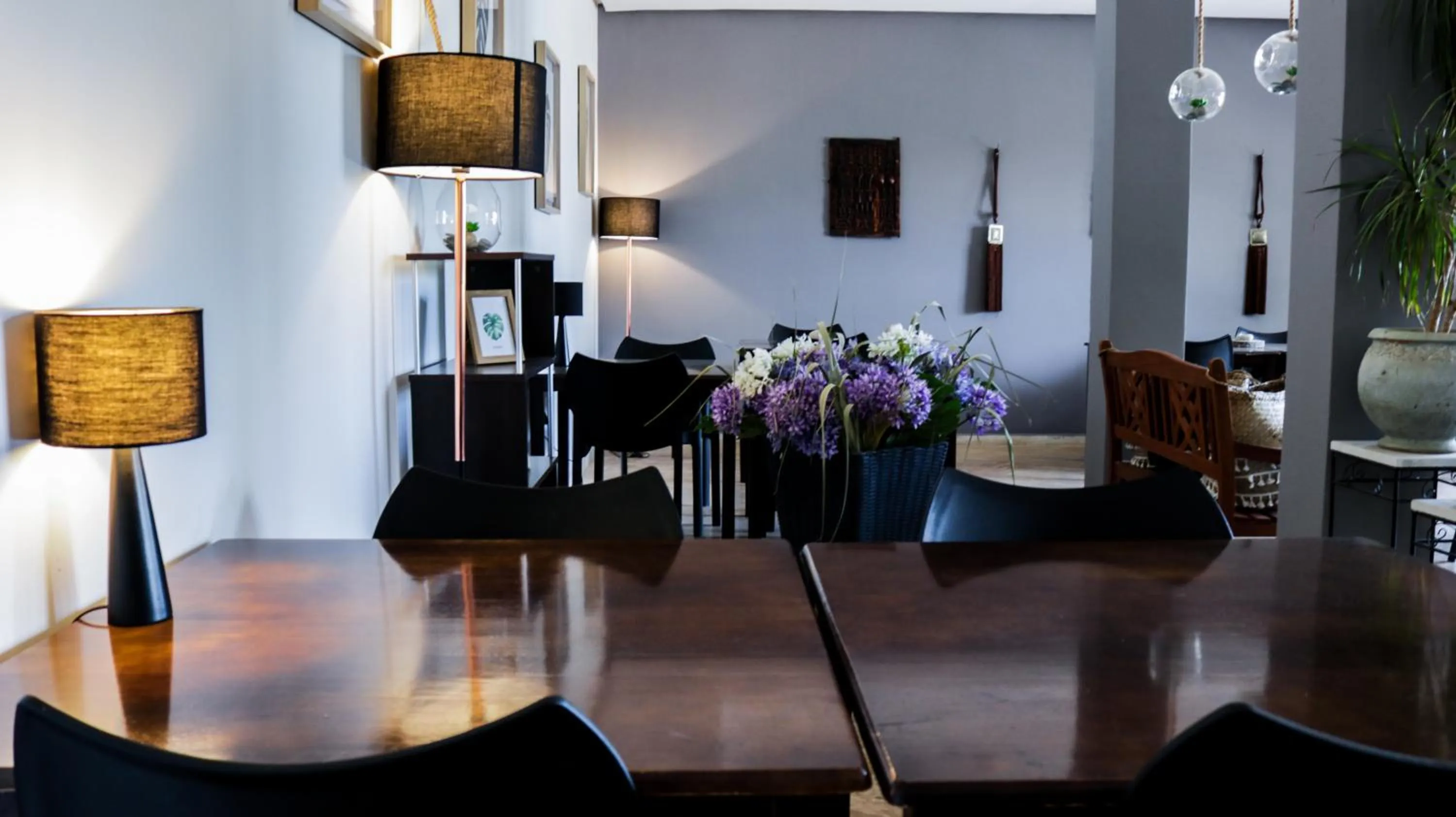 Restaurant/places to eat in Villa Agapanthe