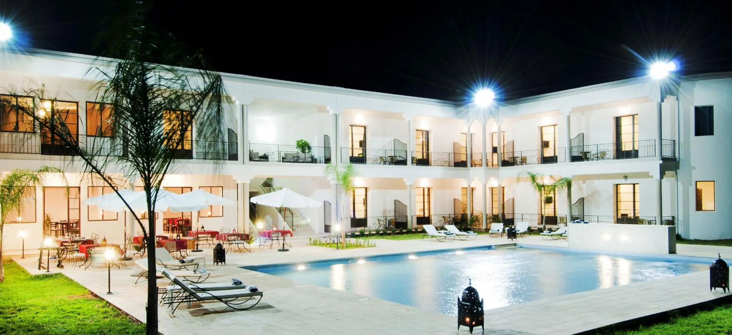 Restaurant/places to eat in Villa Agapanthe