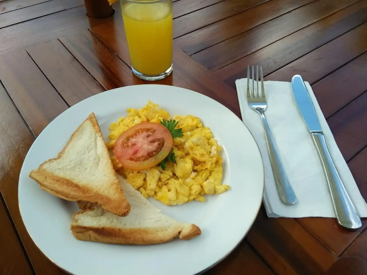 Food and drinks in Bale Lumbung Bungalows