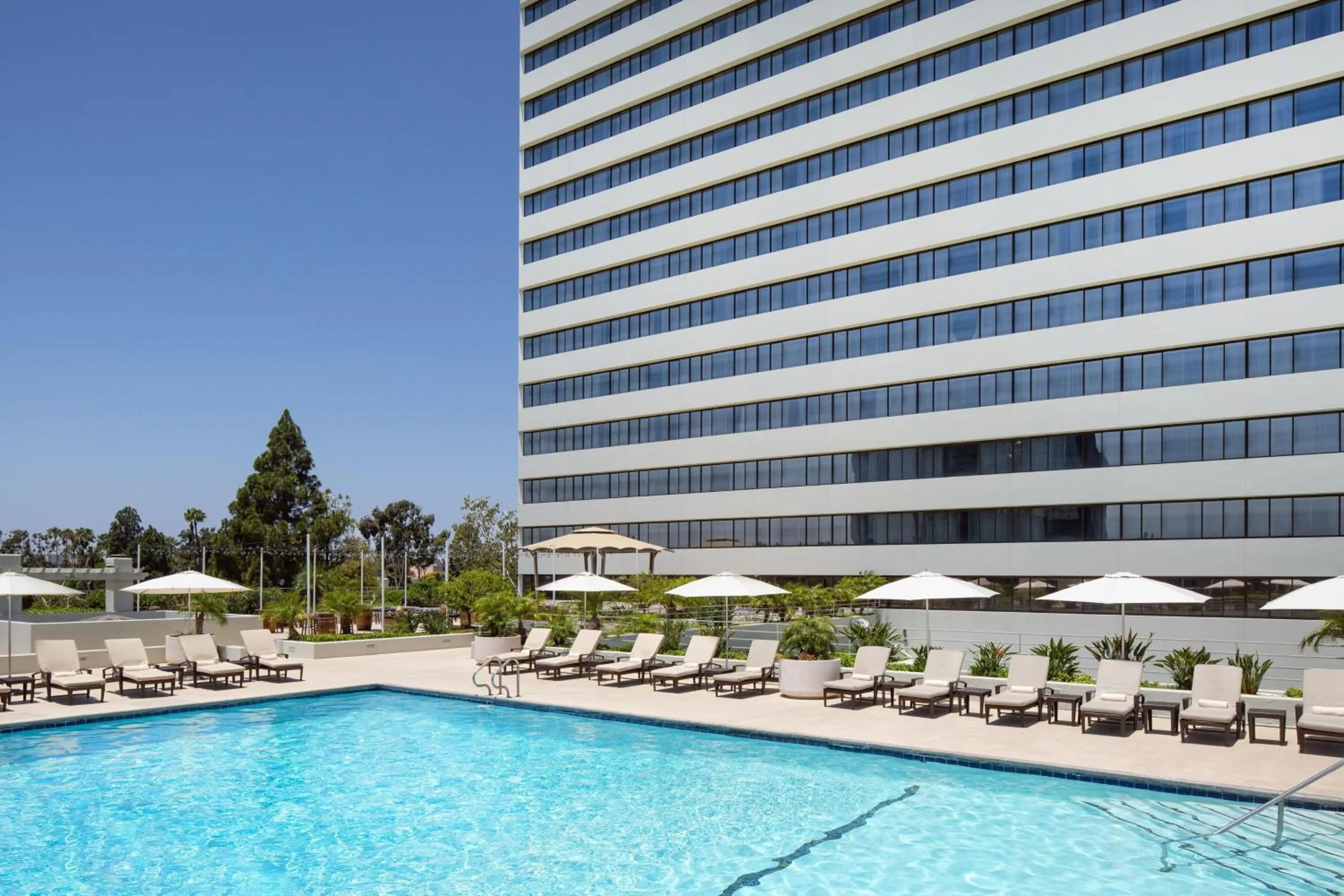 Swimming pool in The Westin South Coast Plaza, Costa Mesa