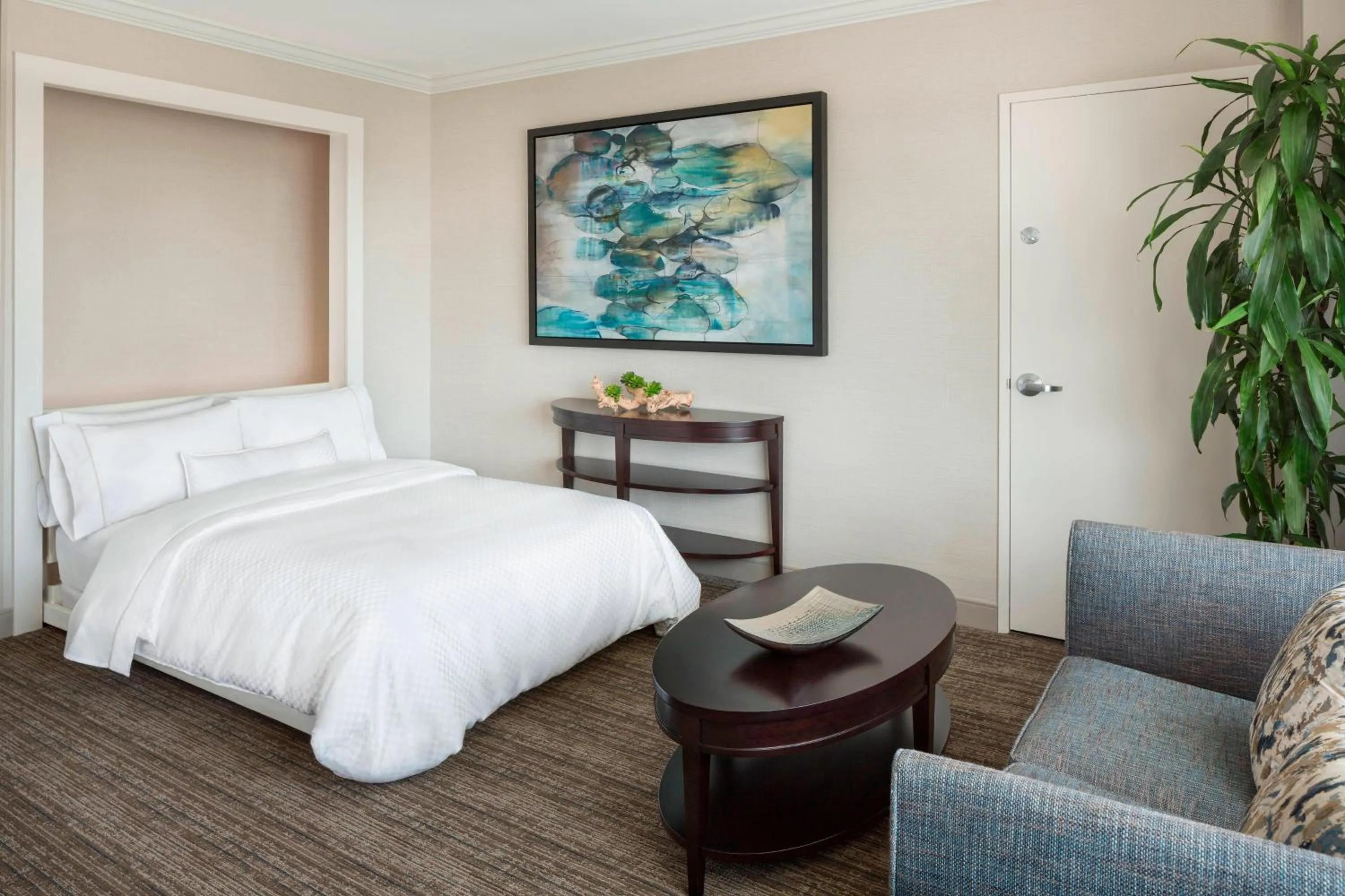 Photo of the whole room, Bed in The Westin South Coast Plaza, Costa Mesa