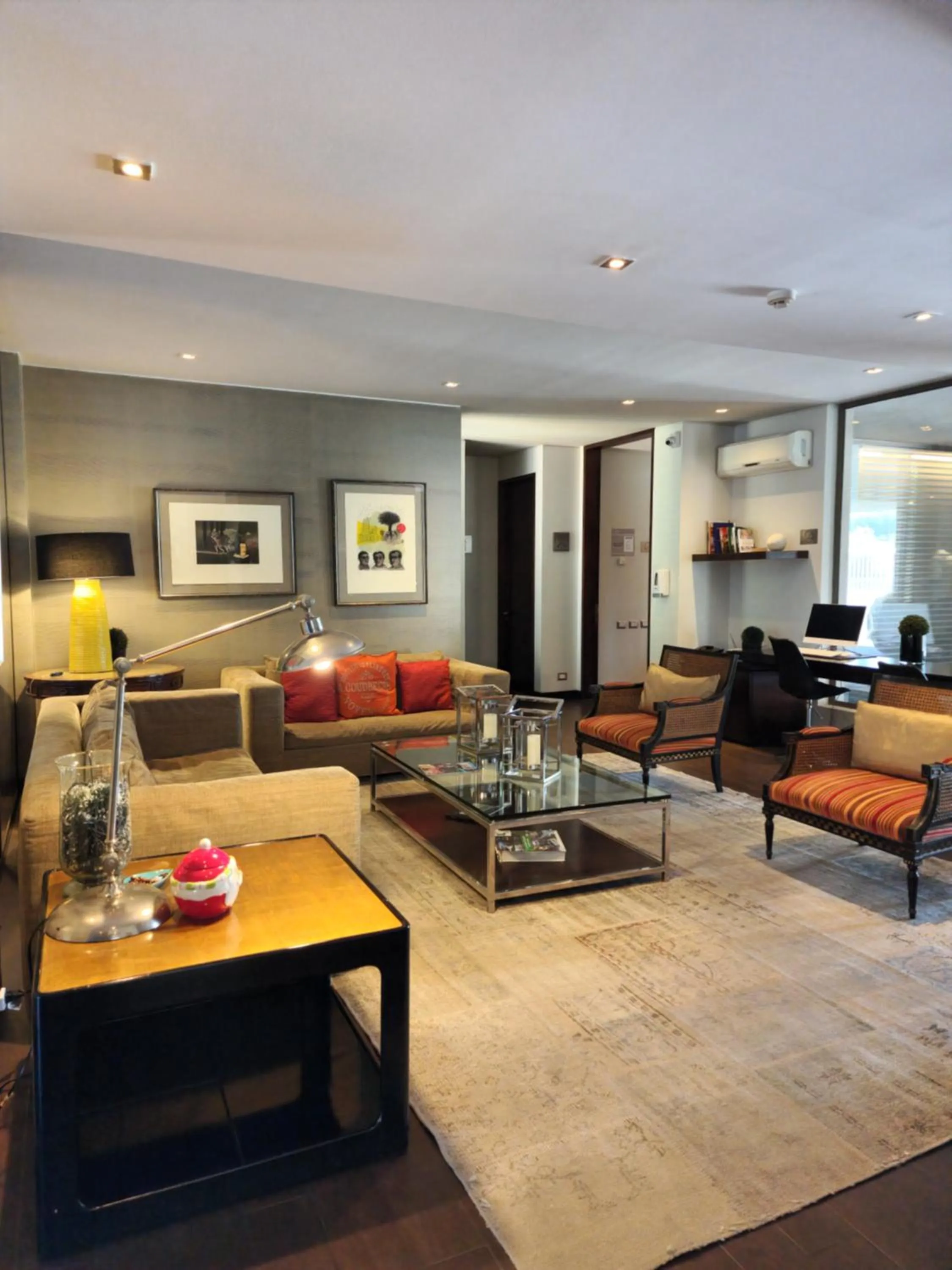 Seating area in Hotel Los Españoles Plus