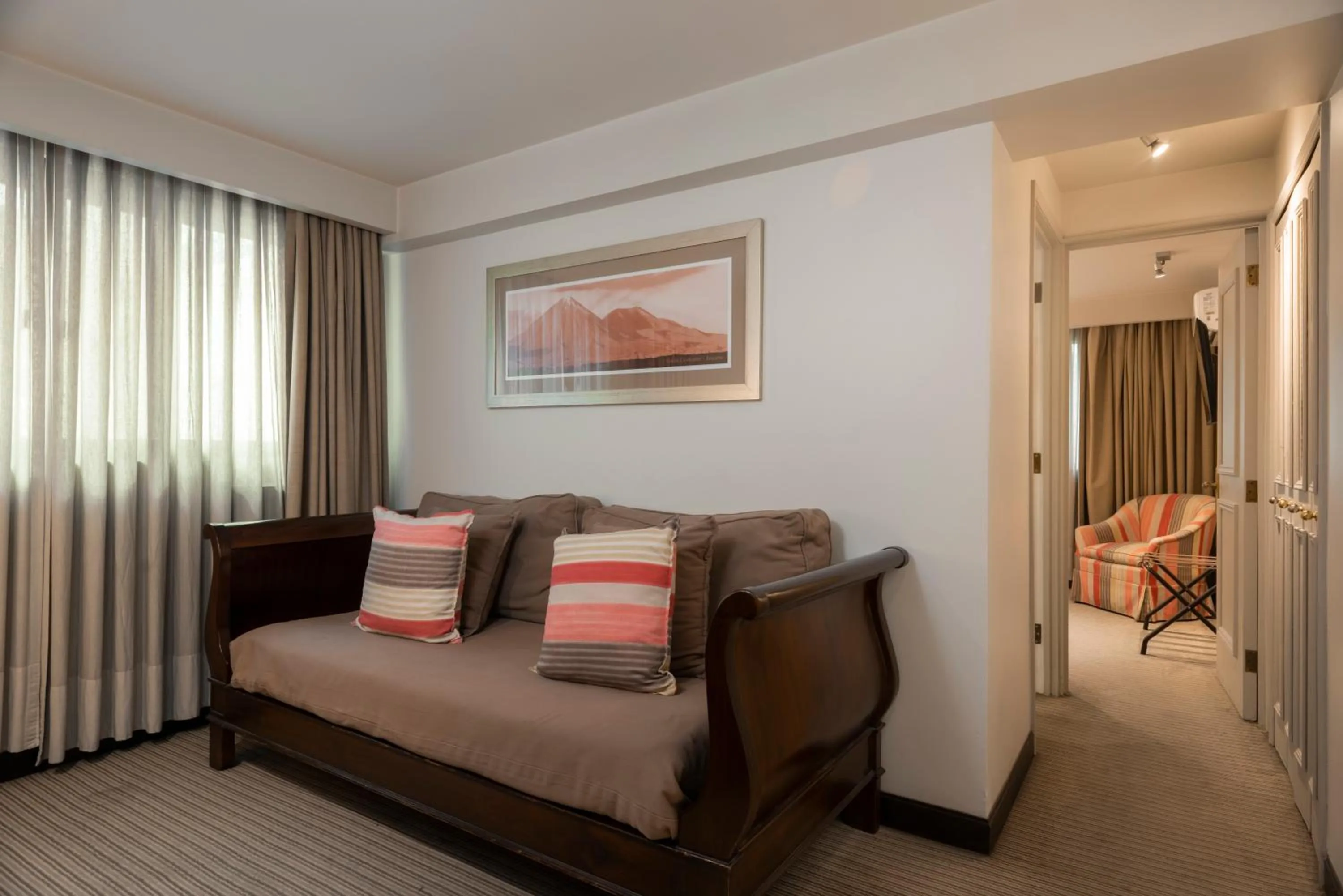 Living room, Bed in Hotel Los Españoles Plus