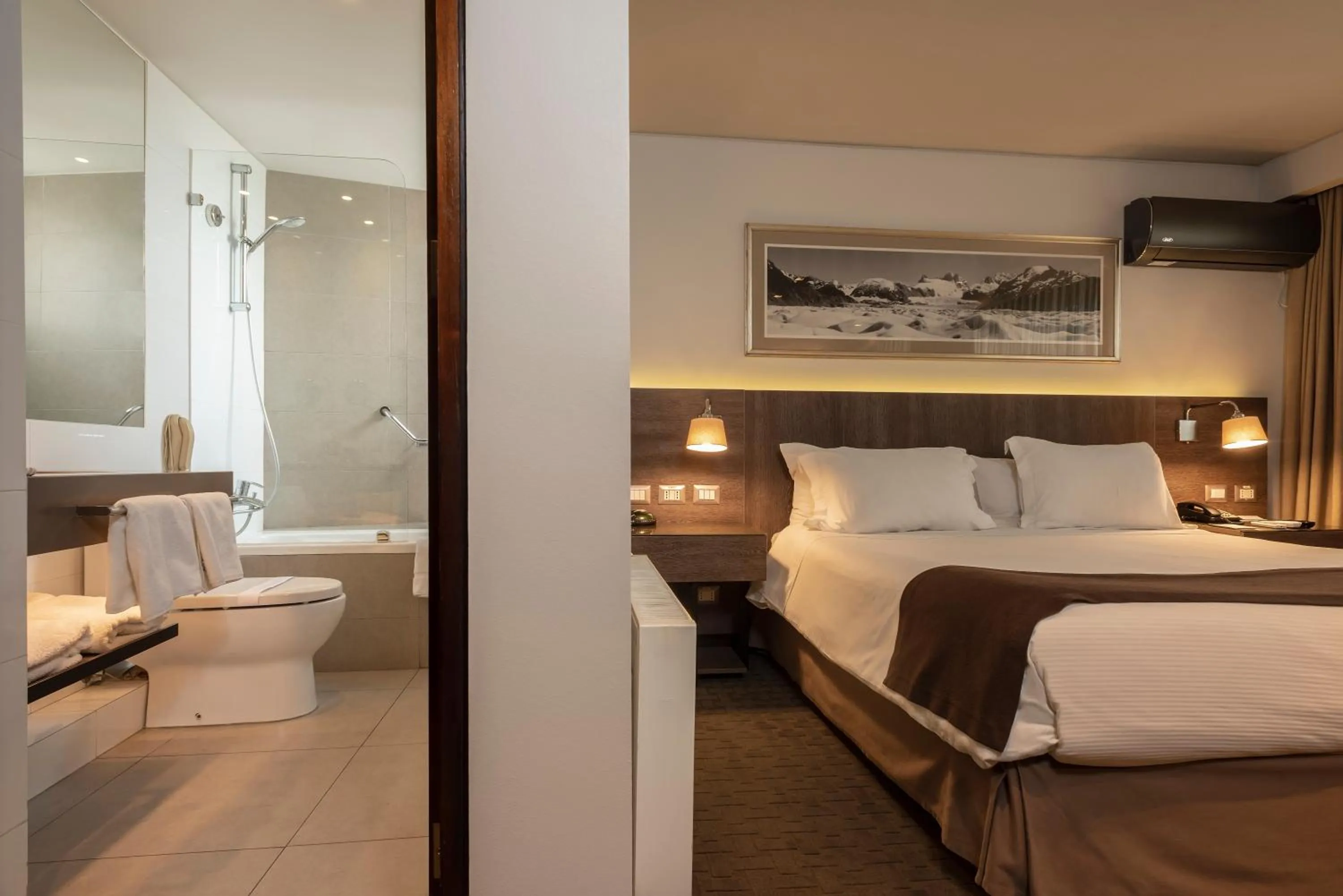 Photo of the whole room, Bed in Hotel Los Españoles Plus