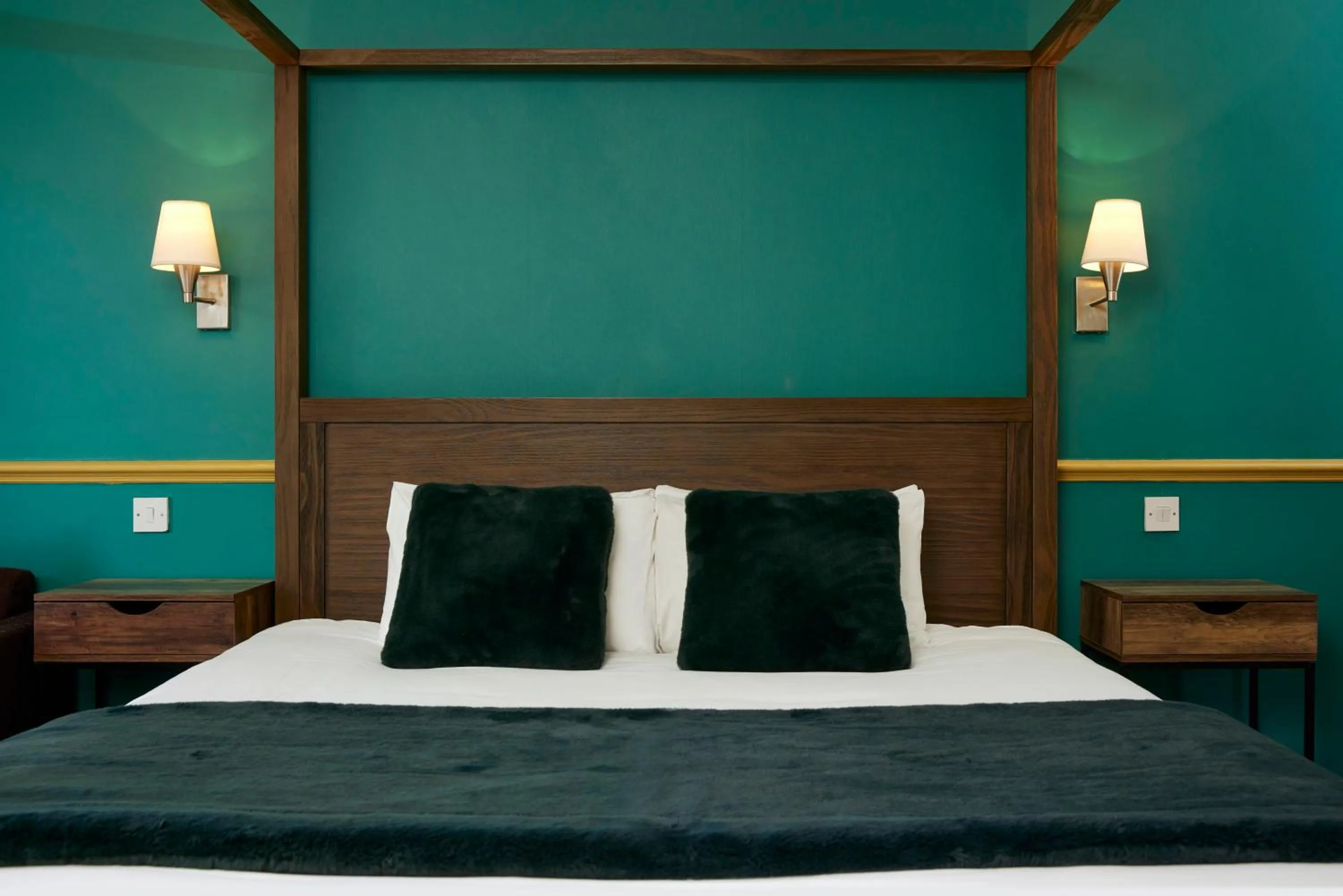 Bedroom, Bed in Windmill Farm Lincoln by Greene King Inns