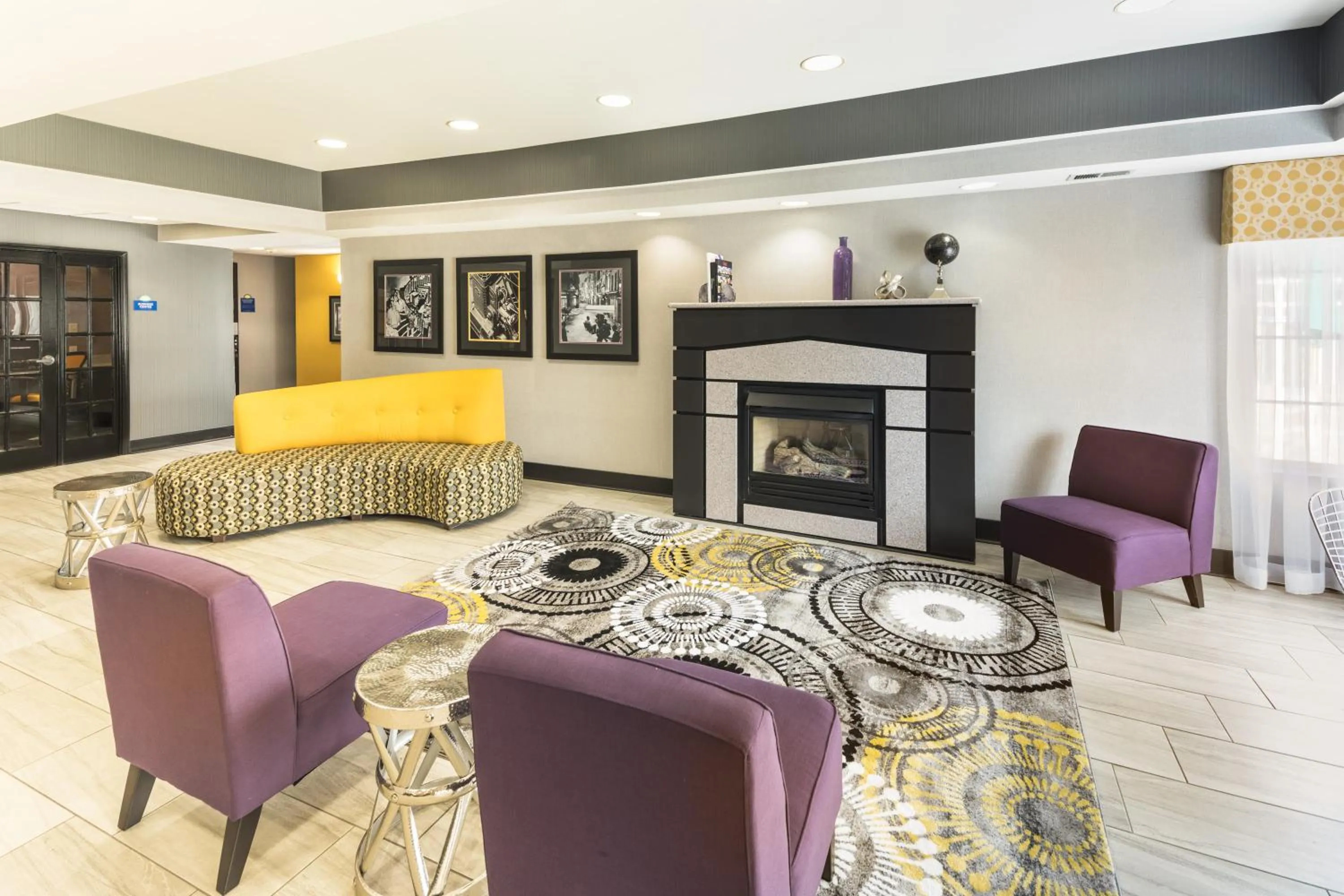 Lobby or reception in Days Inn & Suites by Wyndham Union City