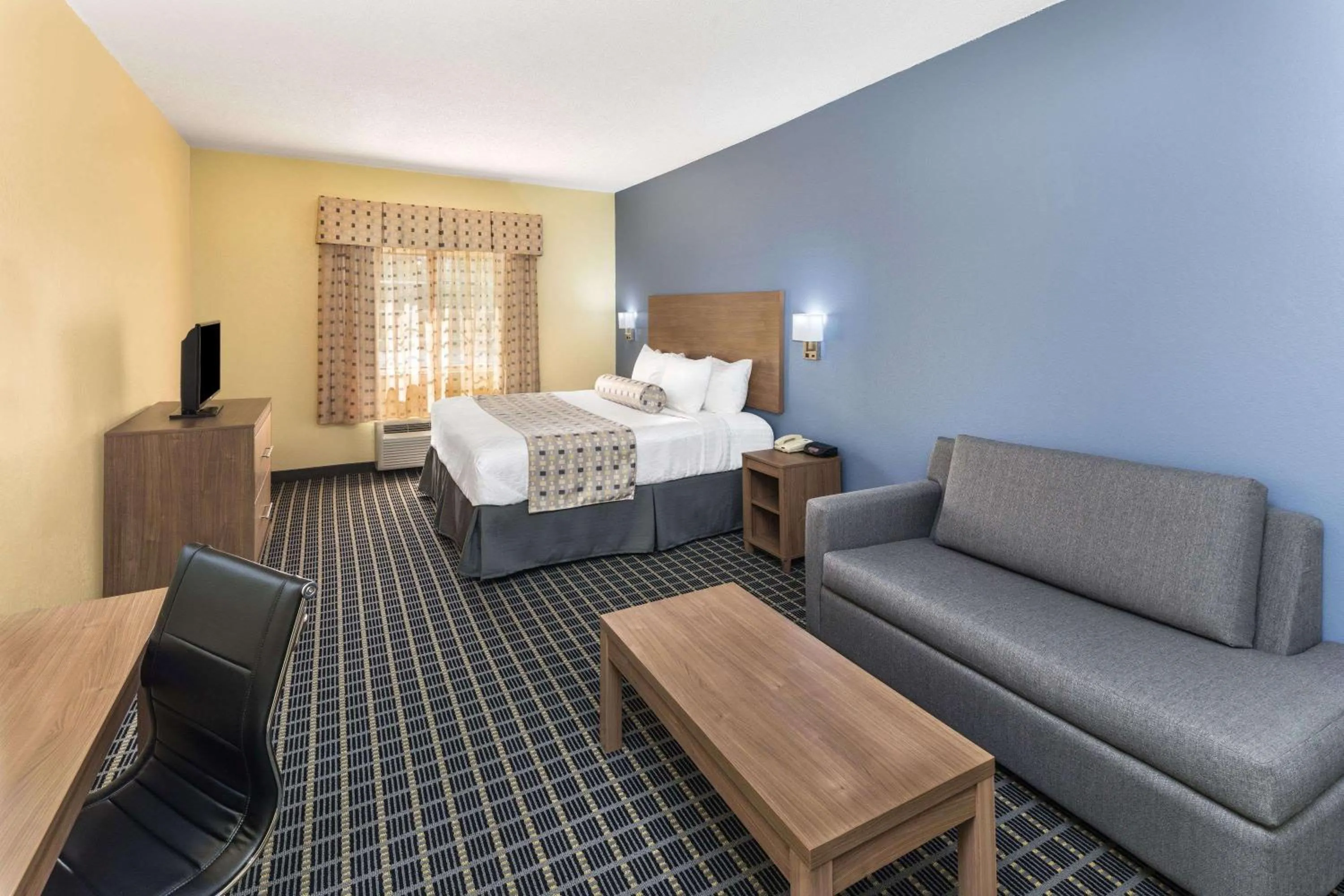 Photo of the whole room in Days Inn & Suites by Wyndham Union City