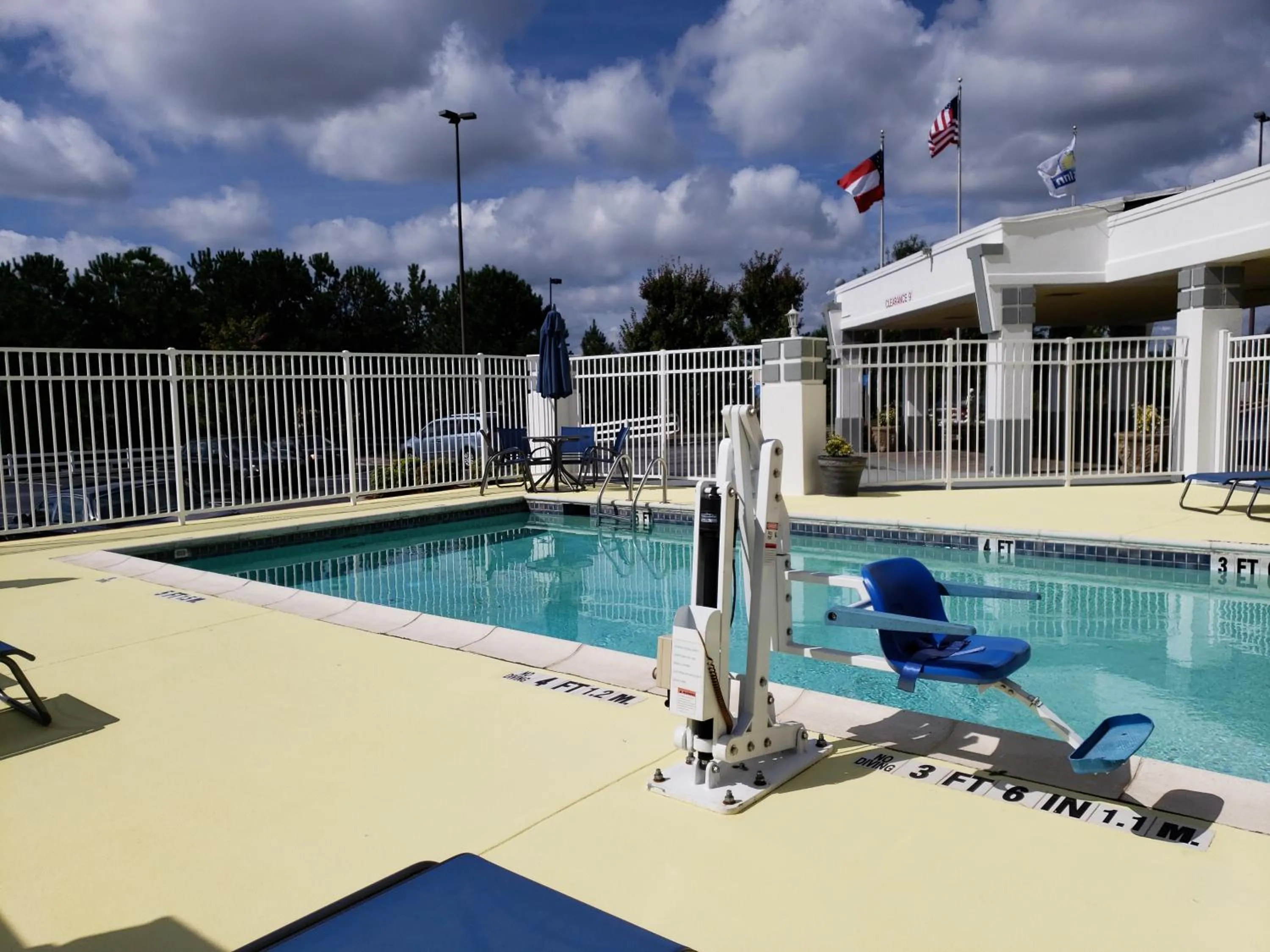 Swimming pool in Days Inn & Suites by Wyndham Union City
