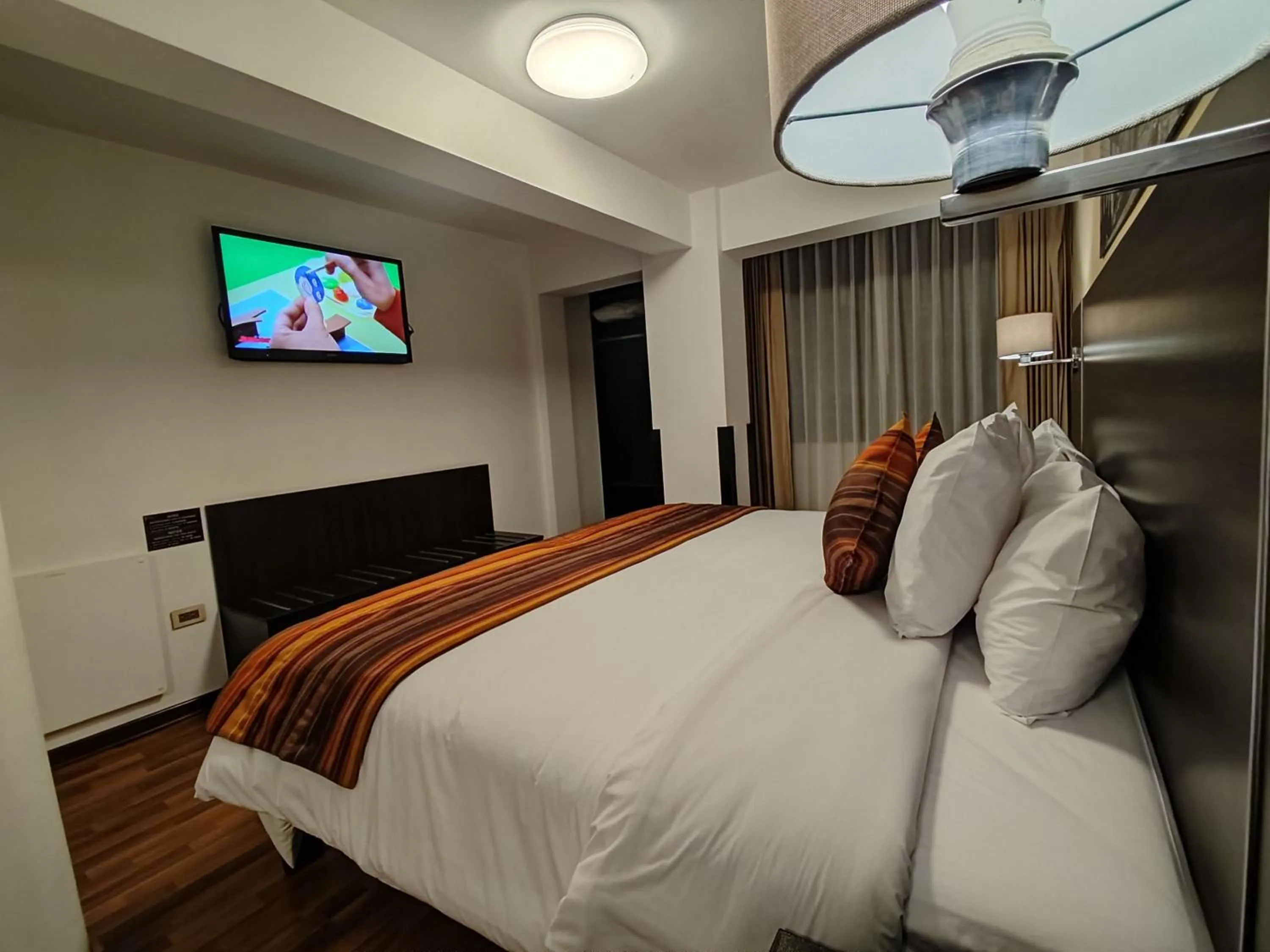 Photo of the whole room, Bed in Royal Inn Cusco Hotel