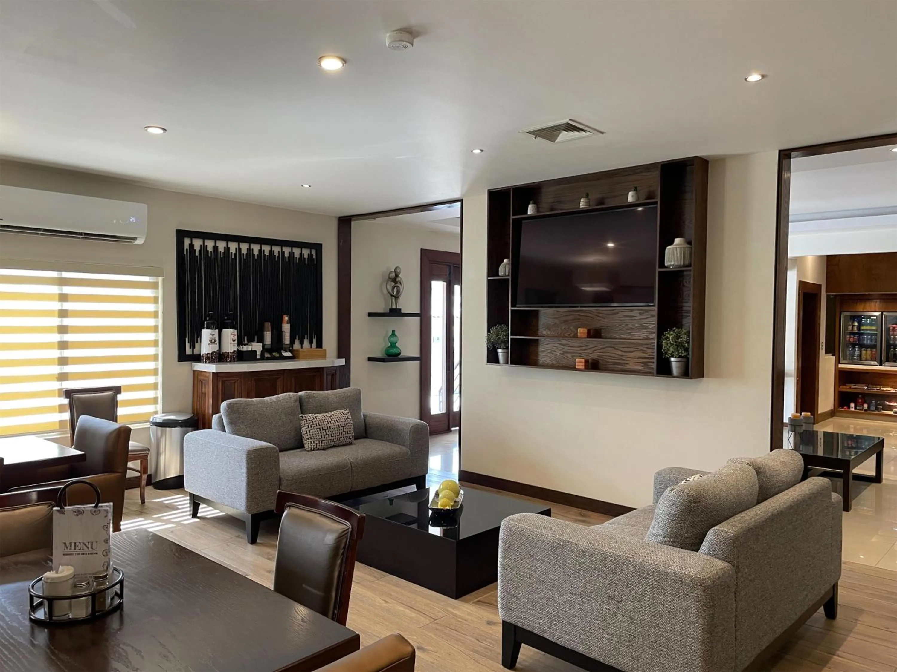 Lounge or bar in Best Western Plus Chihuahua Aeropuerto