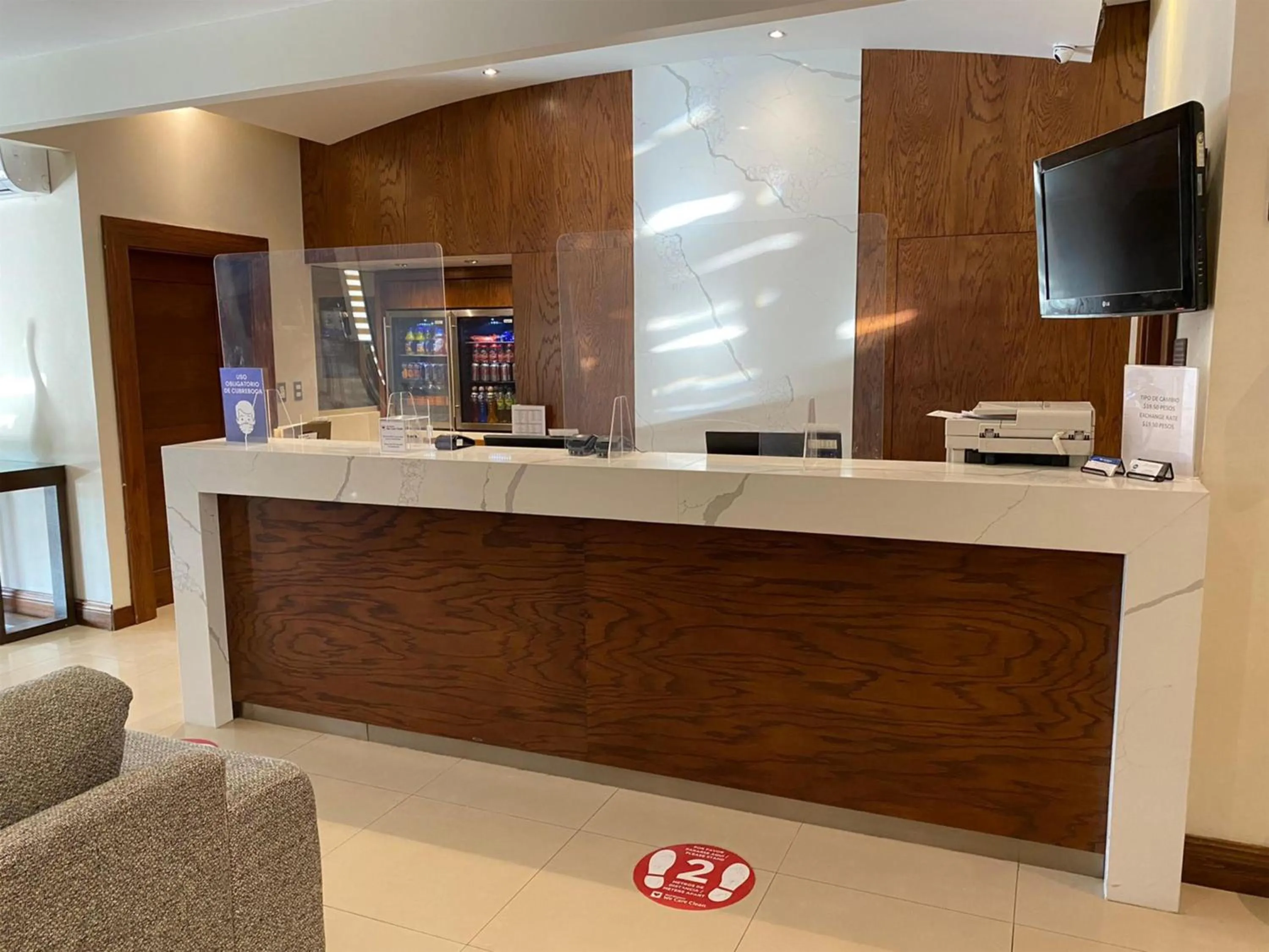Lobby or reception in Best Western Plus Chihuahua Aeropuerto