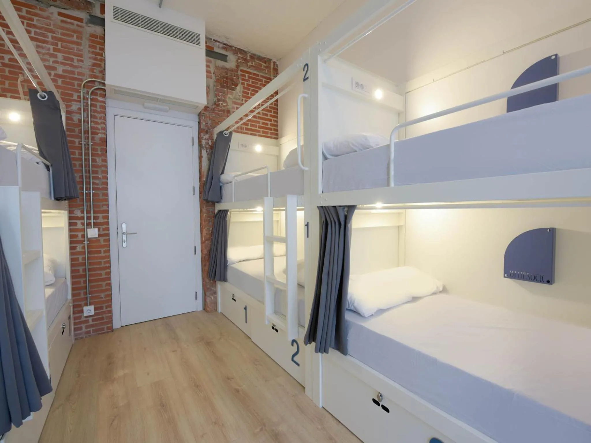 bunk bed, Bed in room00 Gran Vía Hostel