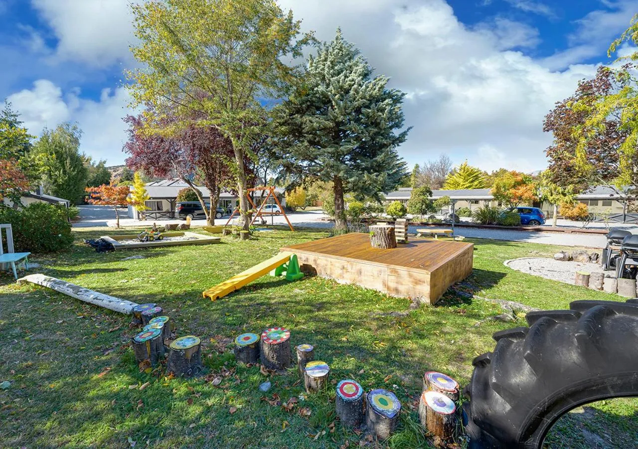 Children play ground in Archway Motels & Chalets