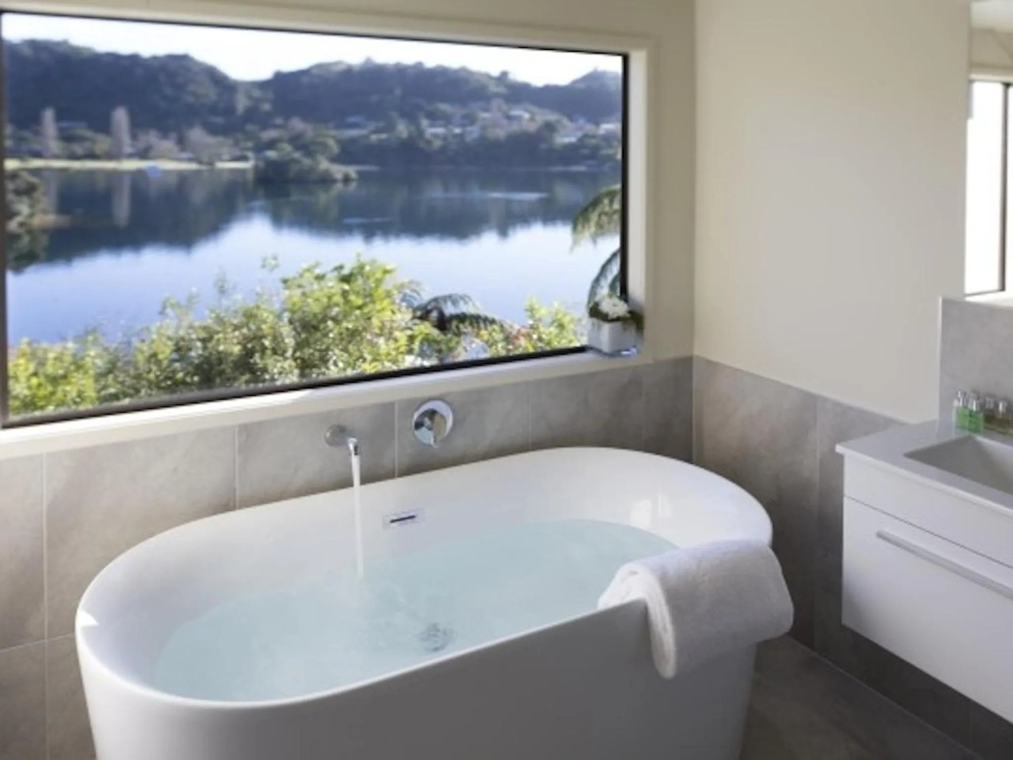 Bathroom in Solitaire Lodge