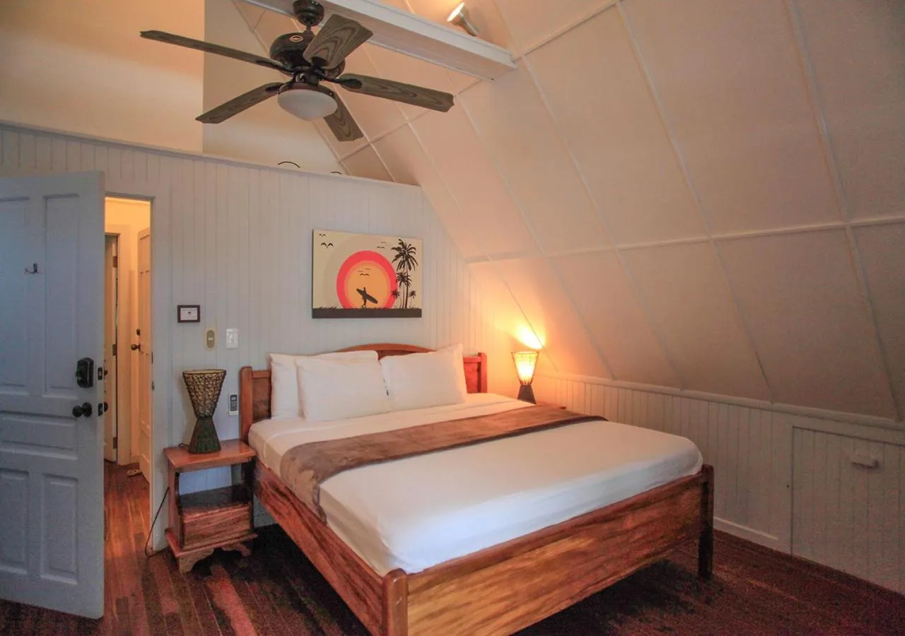 Deluxe Double Room with Balcony and Sea View in Casa Cecilia Beach Front