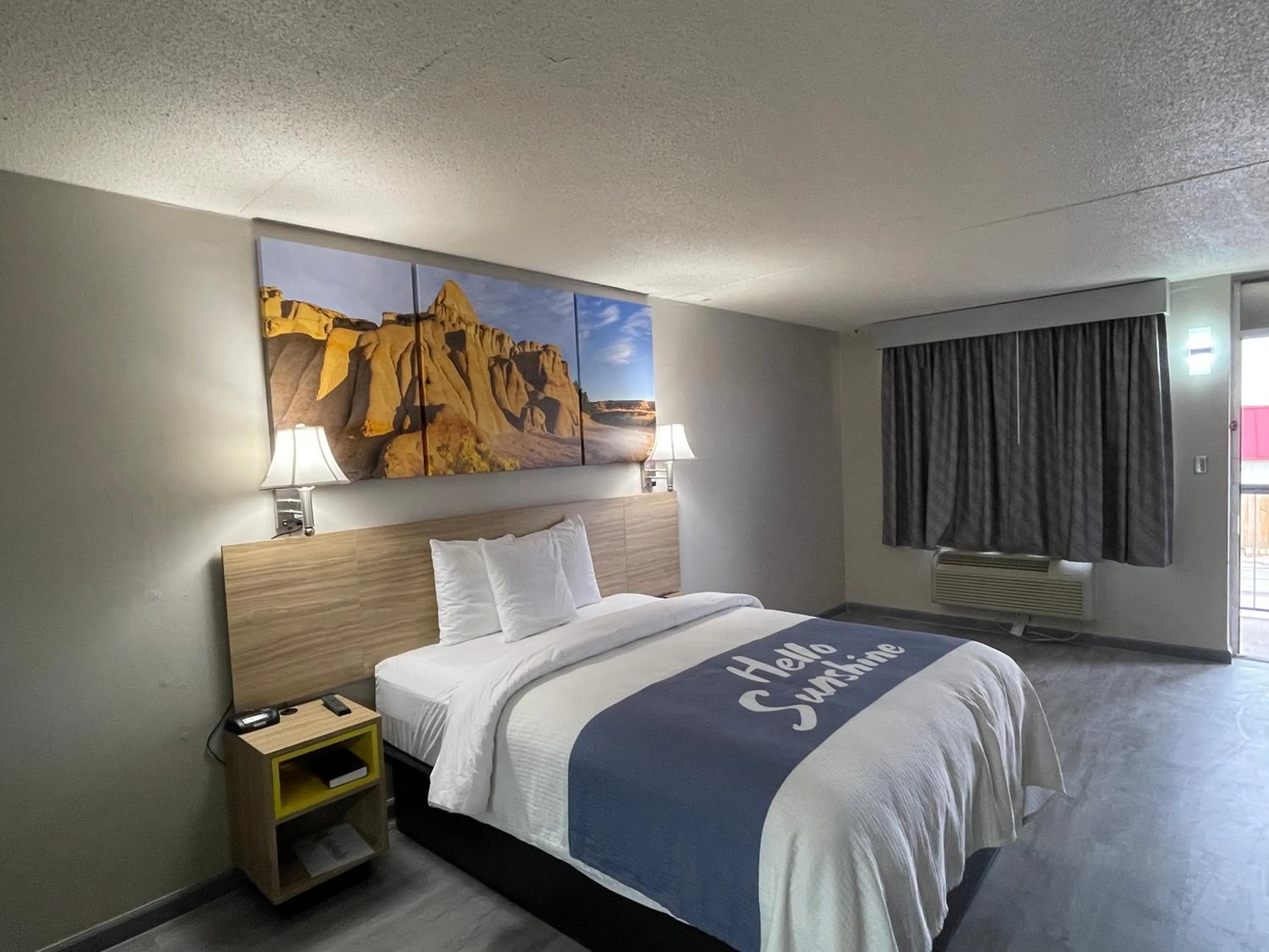 Bed in Days Inn by Wyndham Salina South